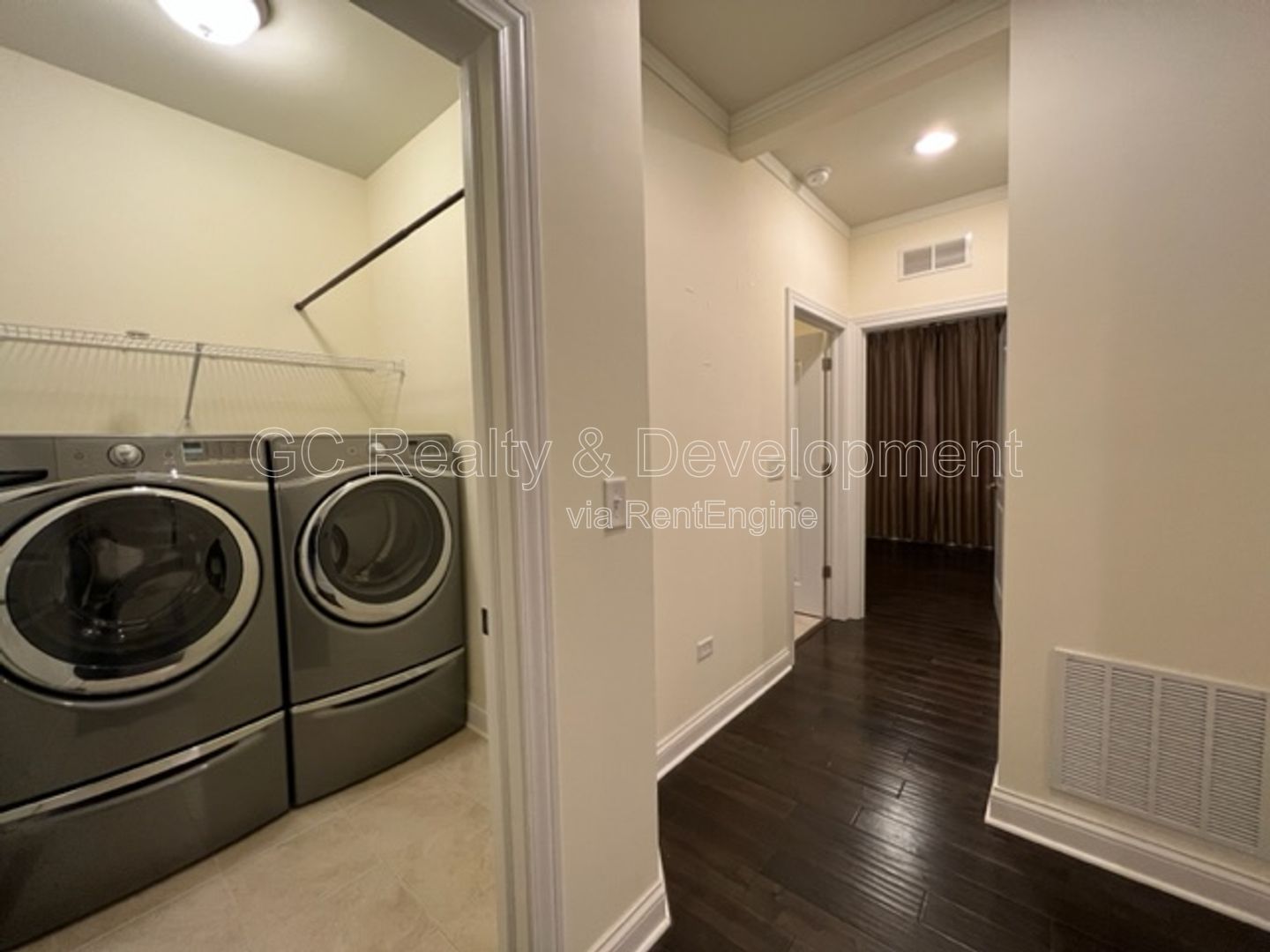 *** 204 SCHOOL DISTRICT / 5 BDRM - 4 BTH / GOURMET KITCHEN W BREAKFAST BAR / FINISHED BSMT *** property image