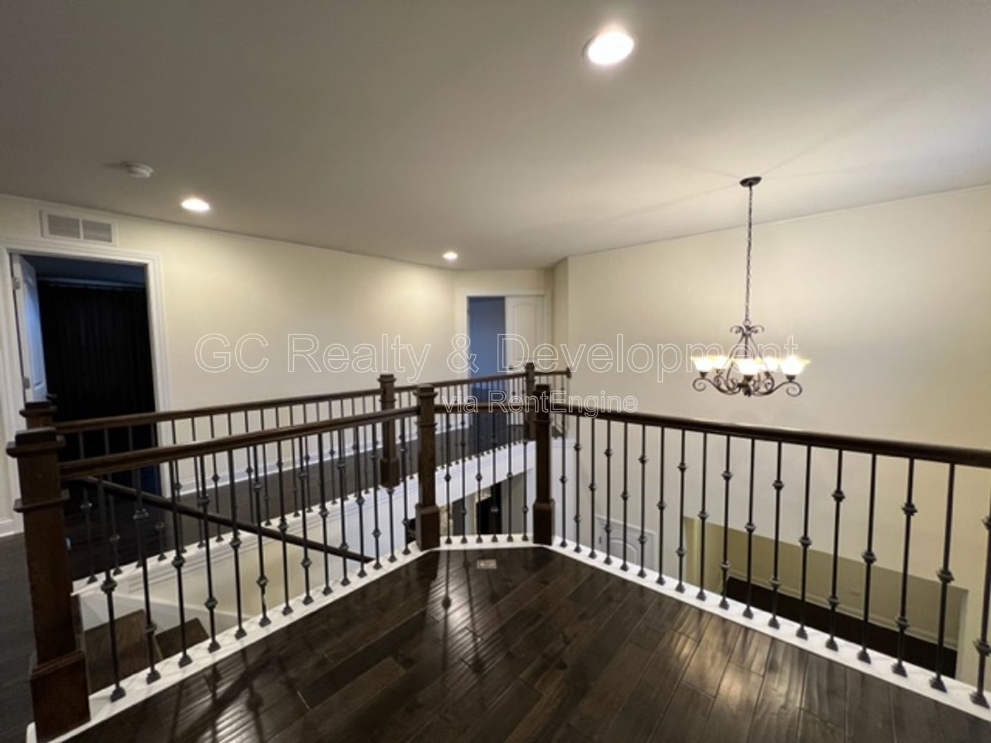 *** 204 SCHOOL DISTRICT / 5 BDRM - 4 BTH / GOURMET KITCHEN W BREAKFAST BAR / FINISHED BSMT *** property image