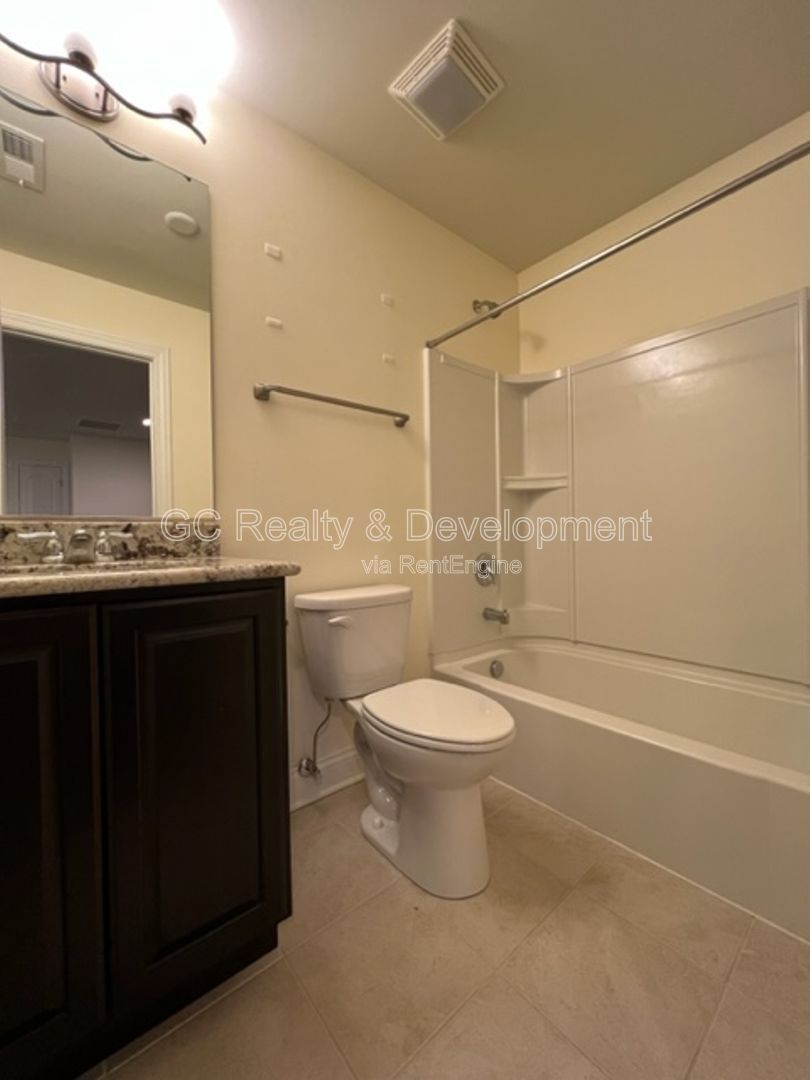 *** 204 SCHOOL DISTRICT / 5 BDRM - 4 BTH / GOURMET KITCHEN W BREAKFAST BAR / FINISHED BSMT *** property image