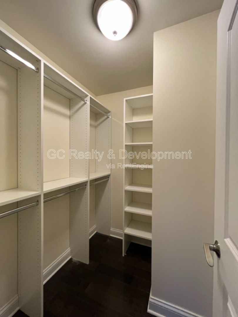 *** 204 SCHOOL DISTRICT / 5 BDRM - 4 BTH / GOURMET KITCHEN W BREAKFAST BAR / FINISHED BSMT *** property image