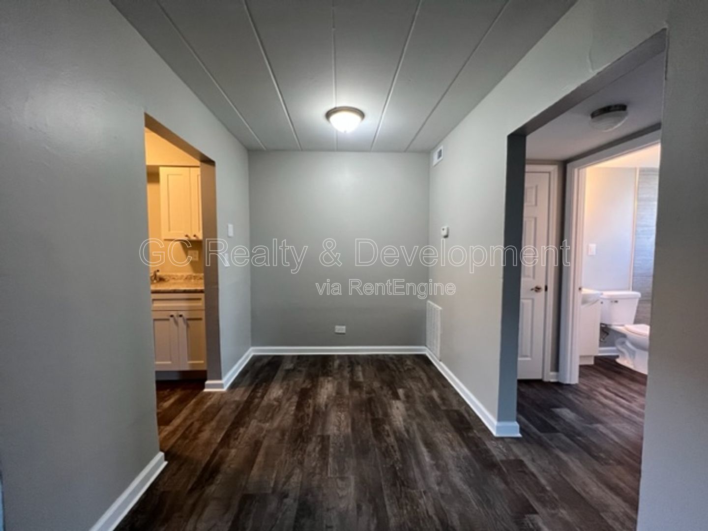 *** FULLY UPDATED / 1 BDRM / FIRST FLOOR UNIT / NEW APPLIANCES INCL / ONE PARKING SPACE *** property image