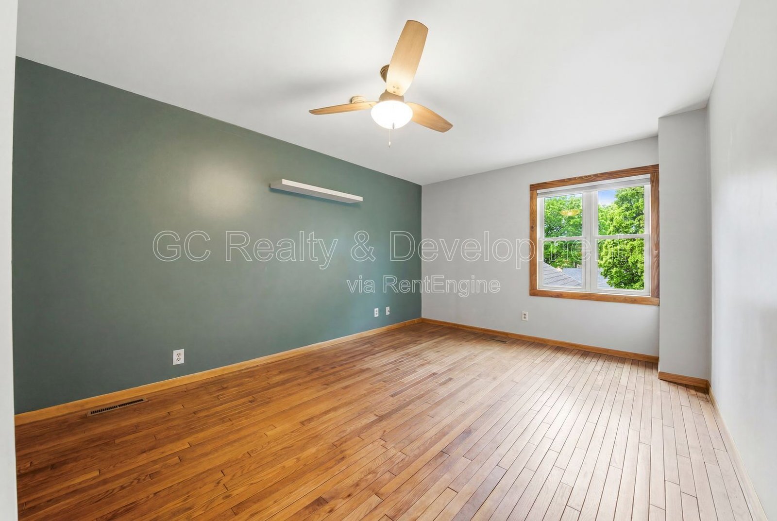 *** 4BR - 2BA / SS APPLIANCES / HARDWOOD FLOORS / CENTRAL AIR / IN-UNIT LAUNDRY / GARAGE / FENCED LOT / AMPLE STORAGE *** property image