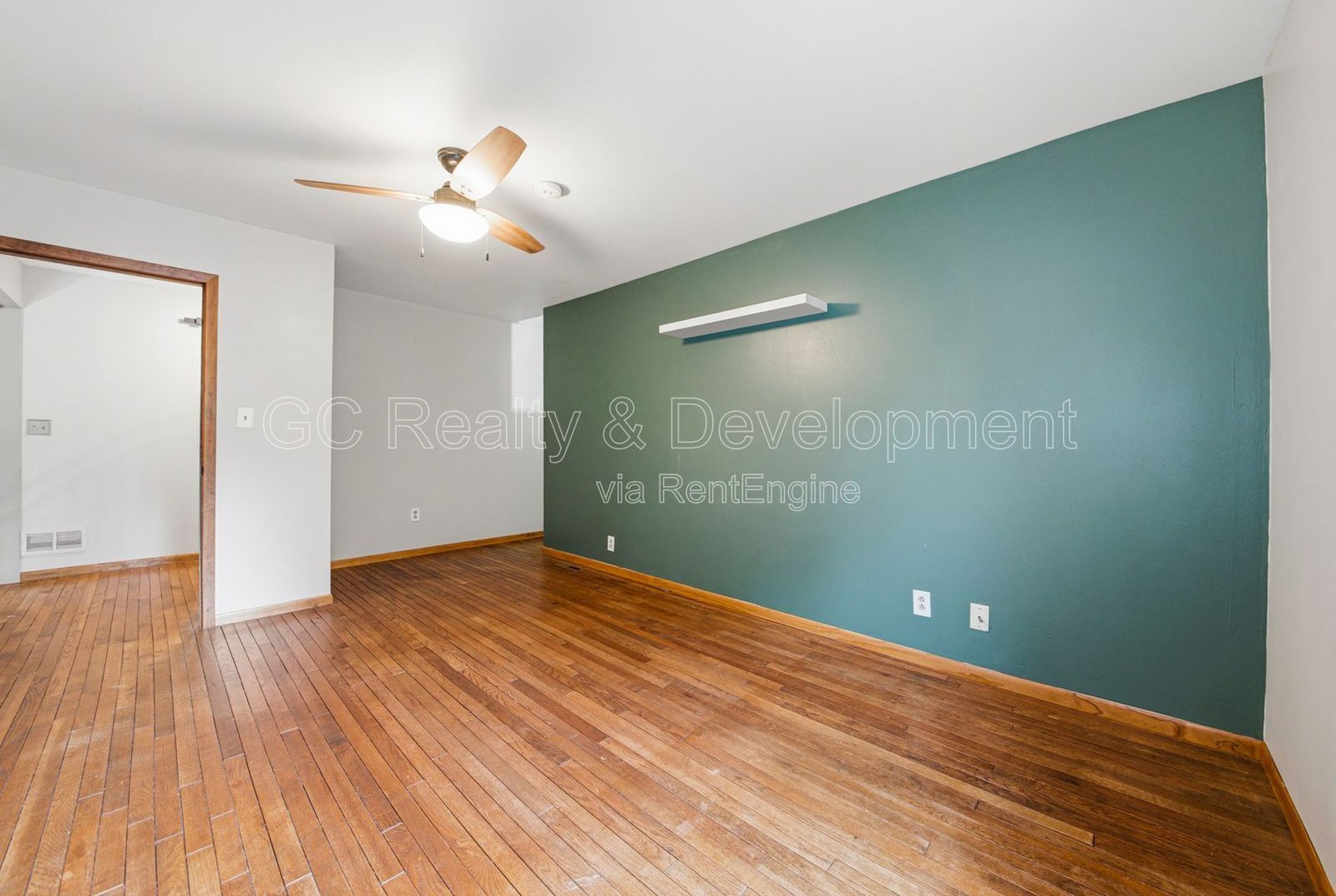 *** 4BR - 2BA / SS APPLIANCES / HARDWOOD FLOORS / CENTRAL AIR / IN-UNIT LAUNDRY / GARAGE / FENCED LOT / AMPLE STORAGE *** property image