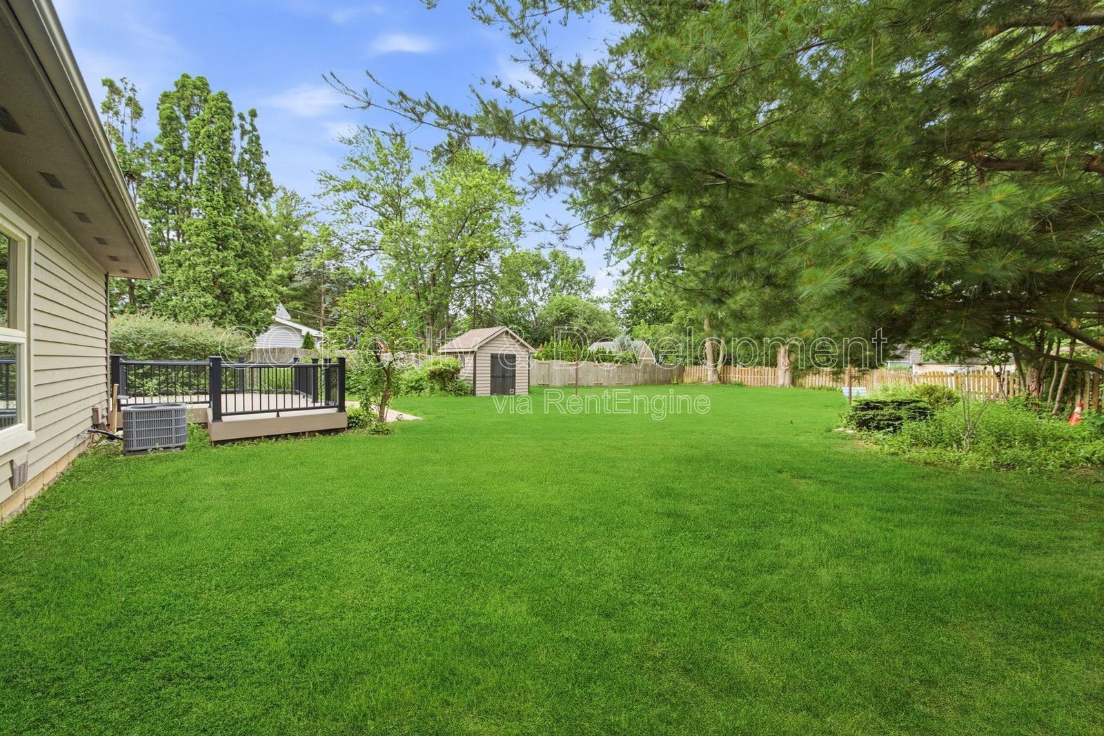 *** 4BR - 2BA / SS APPLIANCES / HARDWOOD FLOORS / CENTRAL AIR / IN-UNIT LAUNDRY / GARAGE / FENCED LOT / AMPLE STORAGE *** property image