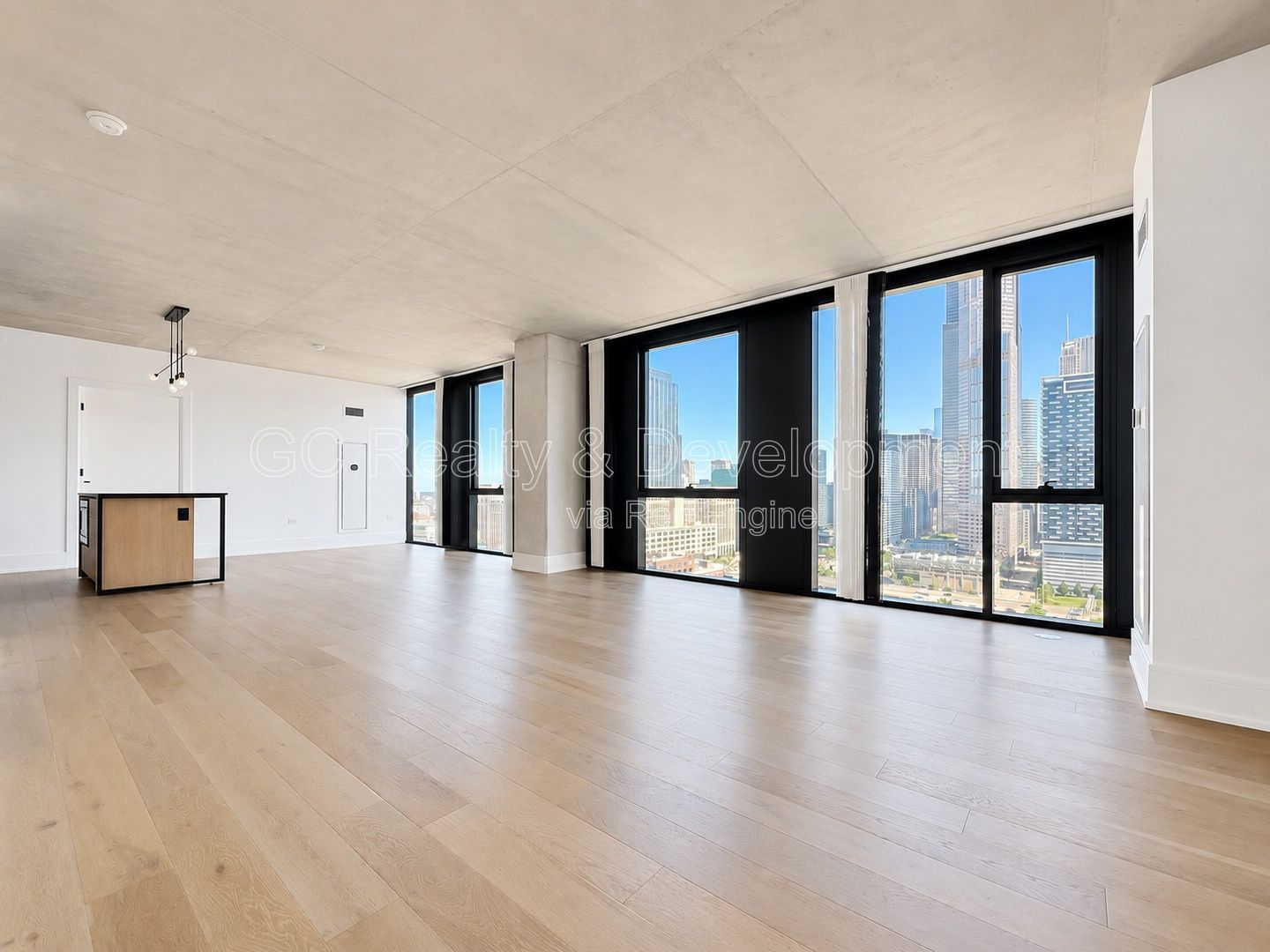 *** SOUTH LOOP / GARAGE PARKING / IN UNIT LAUNDRY / OUTDOOR POOL & ON SITE GYM / CENTRAL AC *** property image