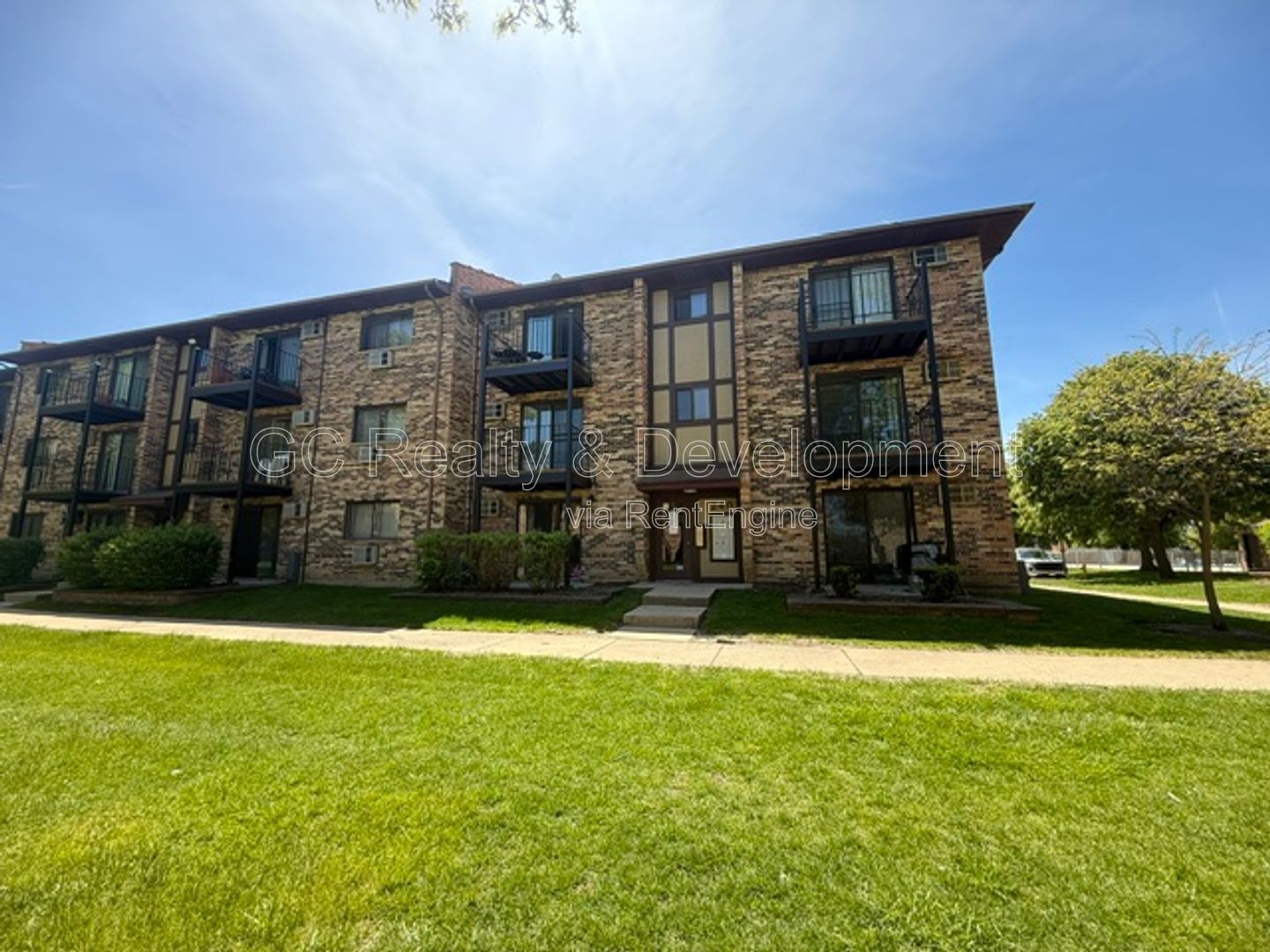 *** 2BR - 2BA / IN UNIT LAUNDRY / CENTRAL AIR / ONLY PAY ELECTRIC *** property image