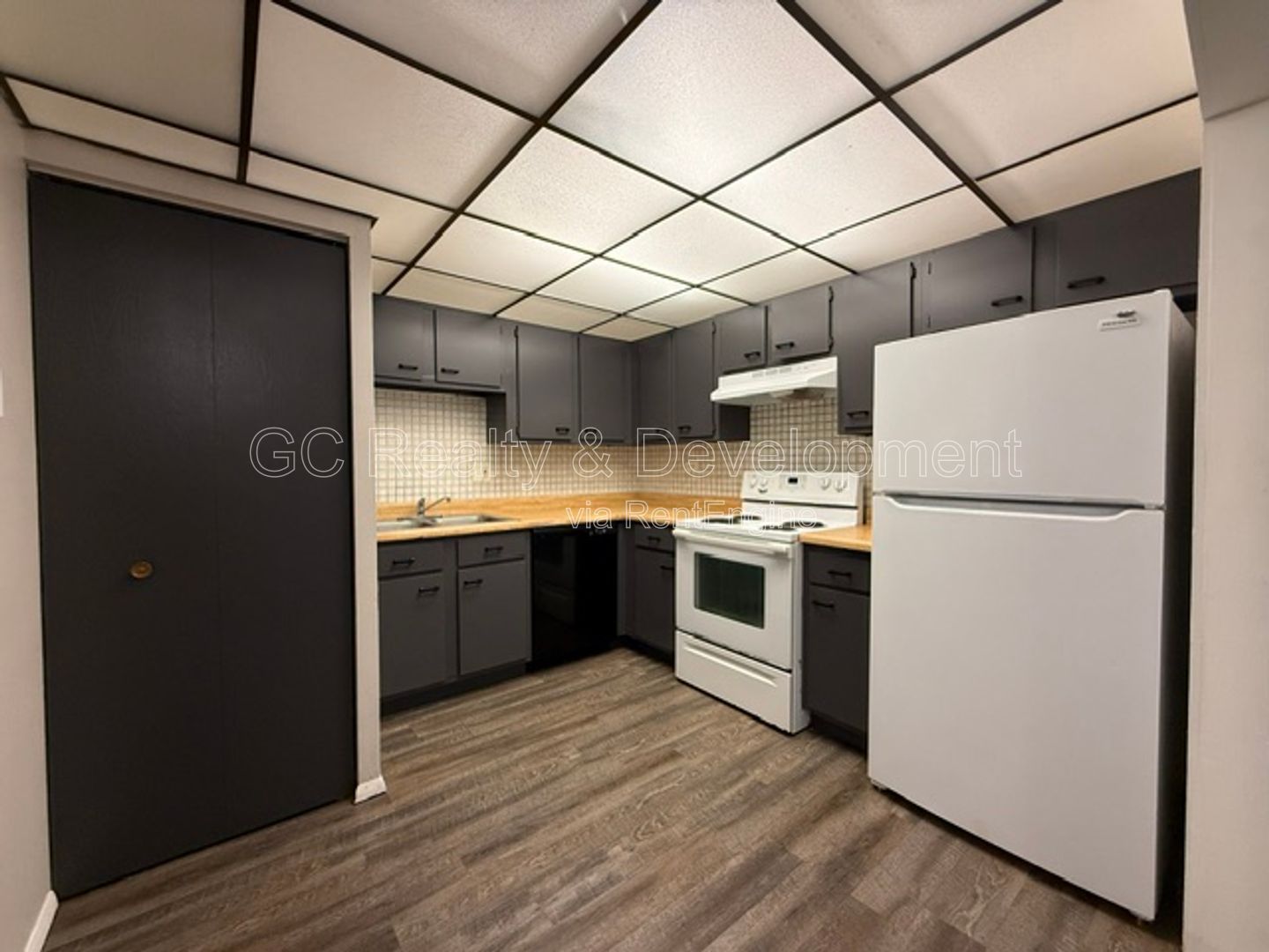 *** 2BR - 2BA / IN UNIT LAUNDRY / CENTRAL AIR / ONLY PAY ELECTRIC *** property image