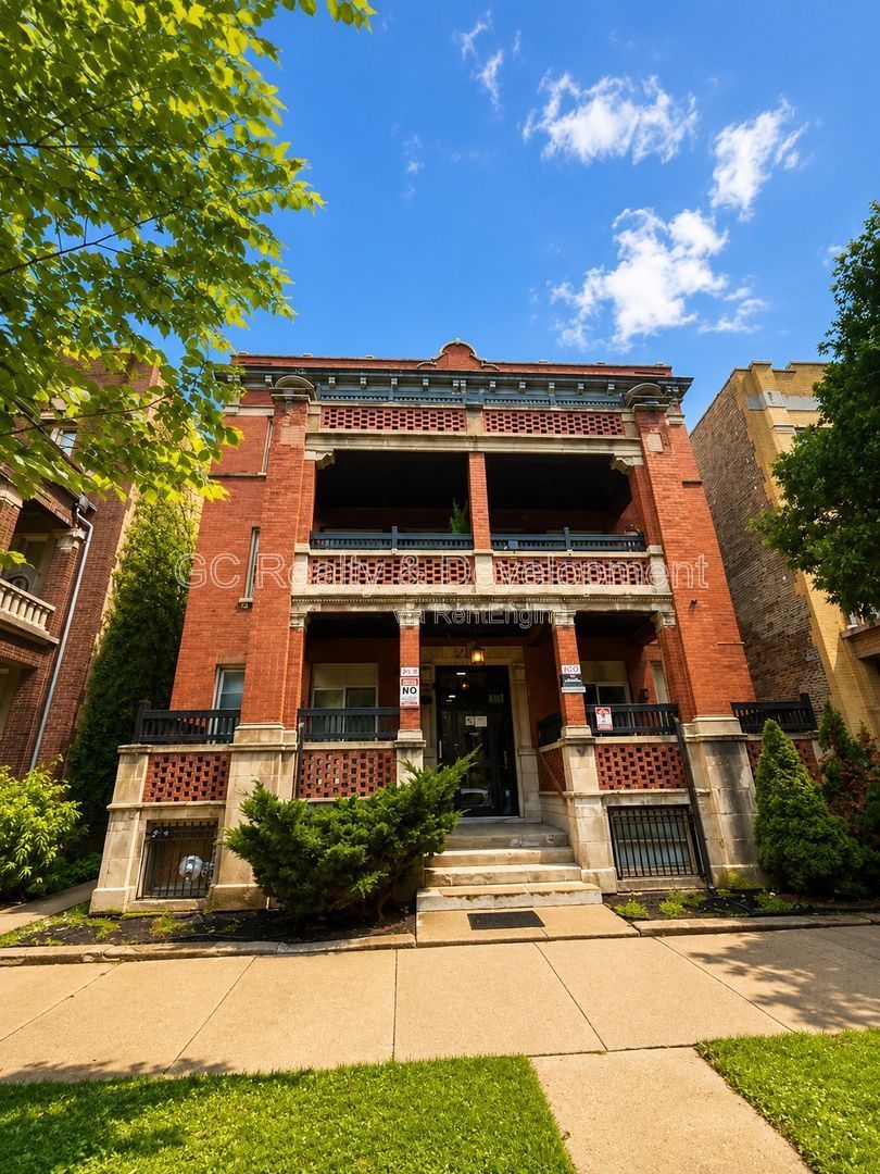 *** FRESHLY PAINTED / 4 BDRM - 2 BTH / PET FRIENDLY / ONLY PAY GAS & ELECTRIC *** property image