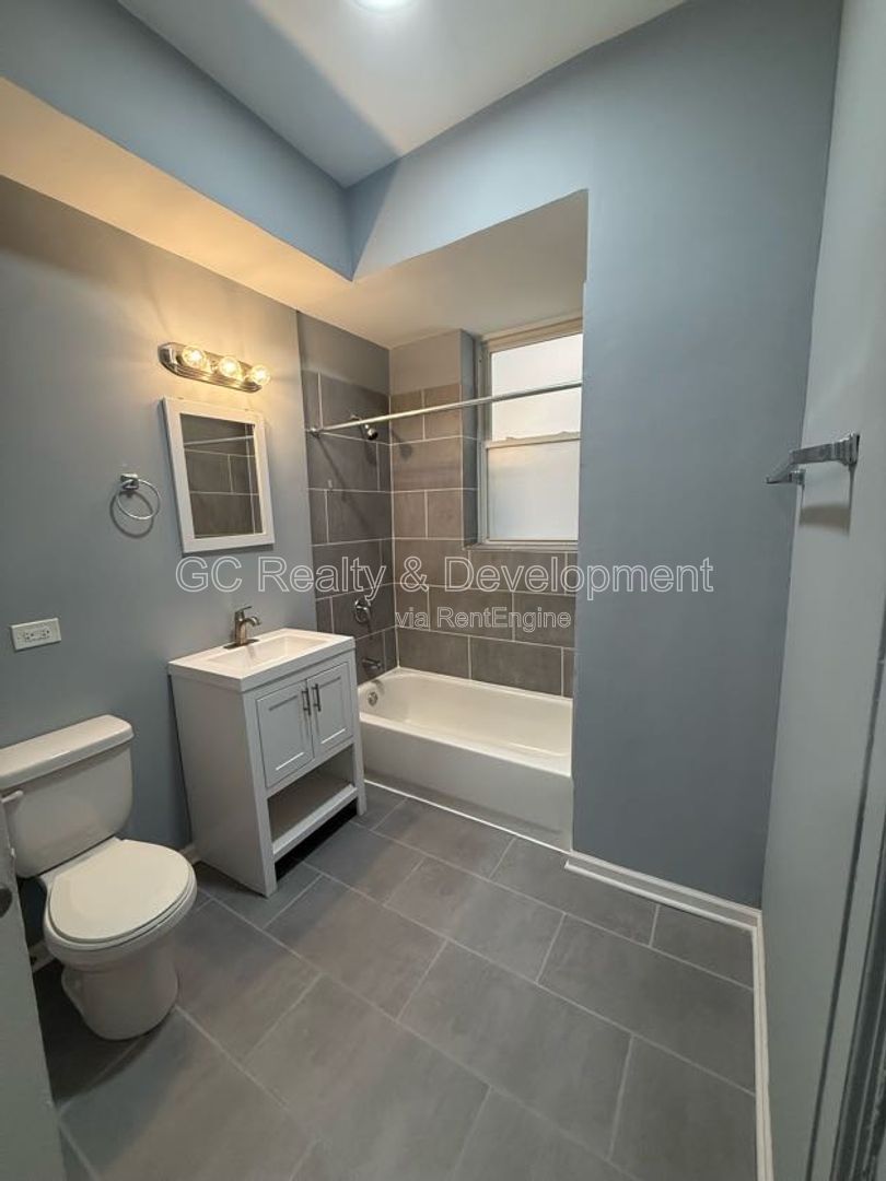 *** FRESHLY PAINTED / 4 BDRM - 2 BTH / PET FRIENDLY / ONLY PAY GAS & ELECTRIC *** property image