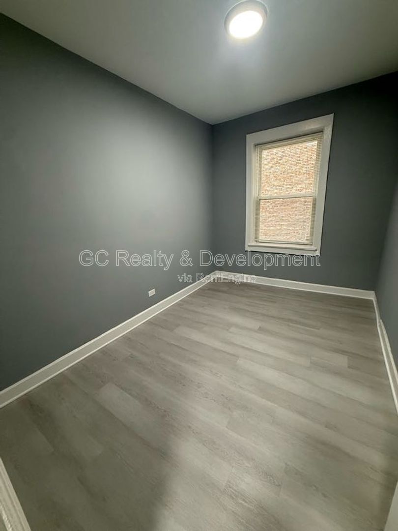 *** FRESHLY PAINTED / 4 BDRM - 2 BTH / PET FRIENDLY / ONLY PAY GAS & ELECTRIC *** property image