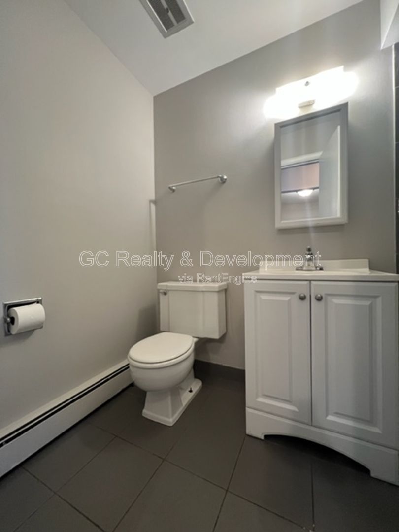 *** COMING SOON 7/21/26! / UPDATED / 2ND FLOOR / 1 BDRM / APPLIANCES INCL / TENANT ONLY PAYS ELECTRIC**** property image