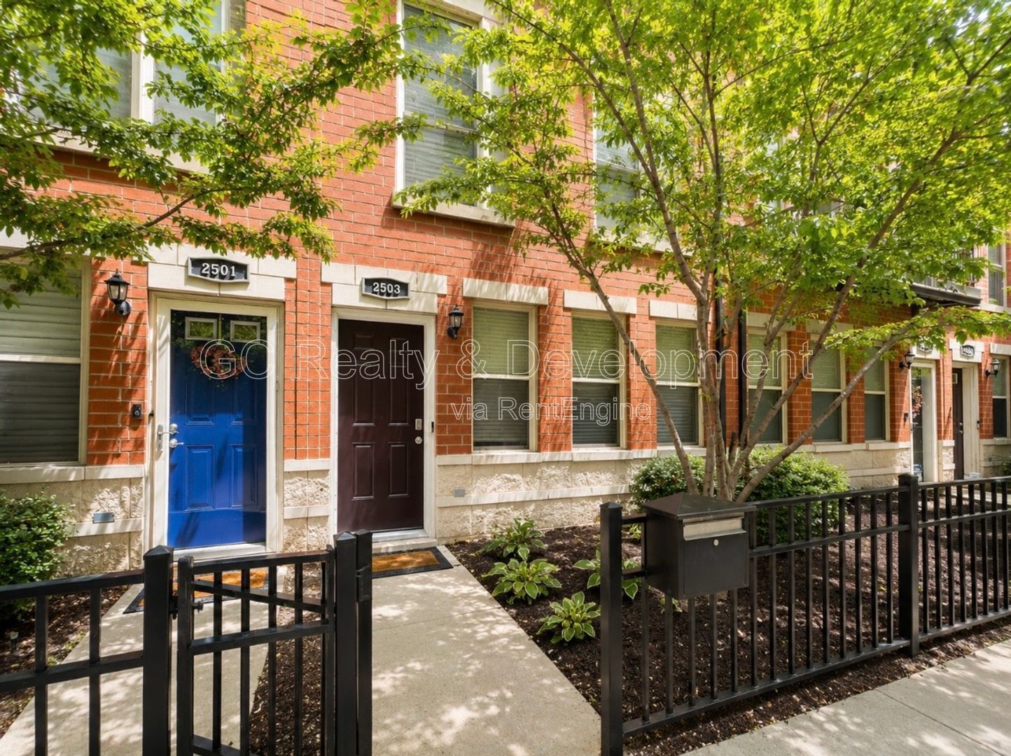 *** 3 BED 2 BATH TOWNHOUSE / LAUNDRY IN UNIT / PARKING INCLUDED *** property image