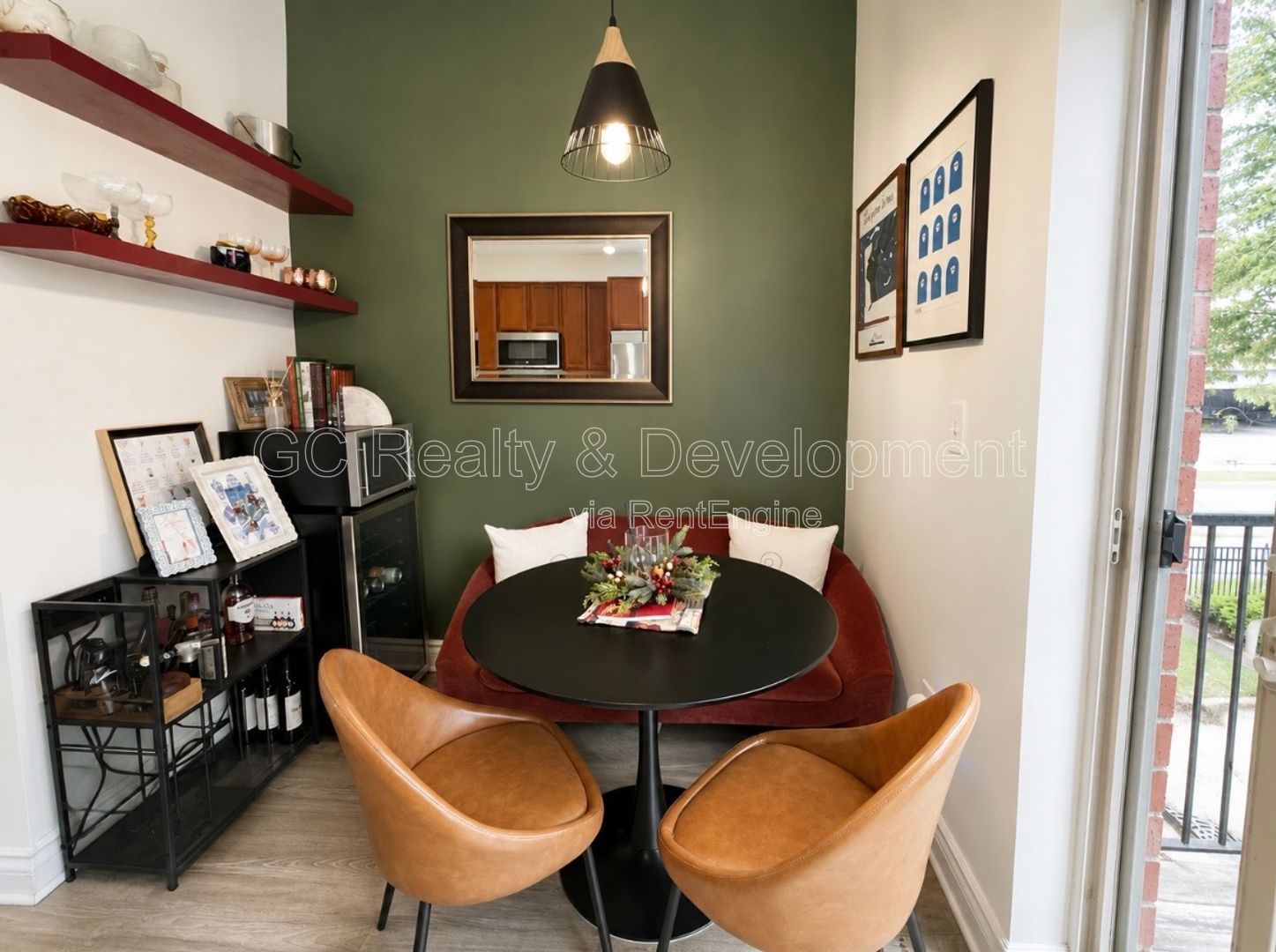 *** 3 BED 2 BATH TOWNHOUSE / LAUNDRY IN UNIT / PARKING INCLUDED *** property image
