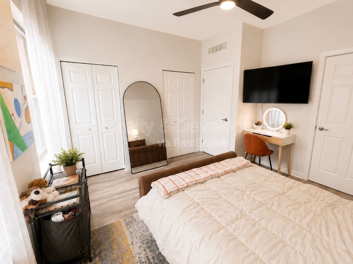 *** 3 BED 2 BATH TOWNHOUSE / LAUNDRY IN UNIT / PARKING INCLUDED *** property image