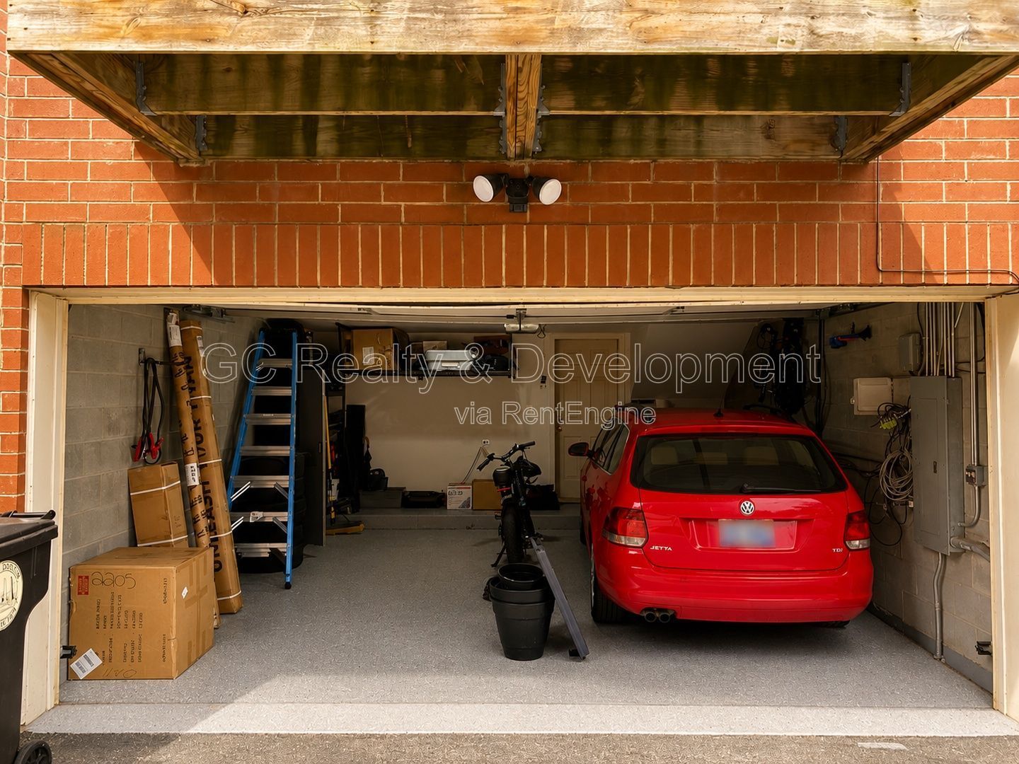 *** 3 BED 2 BATH TOWNHOUSE / LAUNDRY IN UNIT / PARKING INCLUDED *** property image