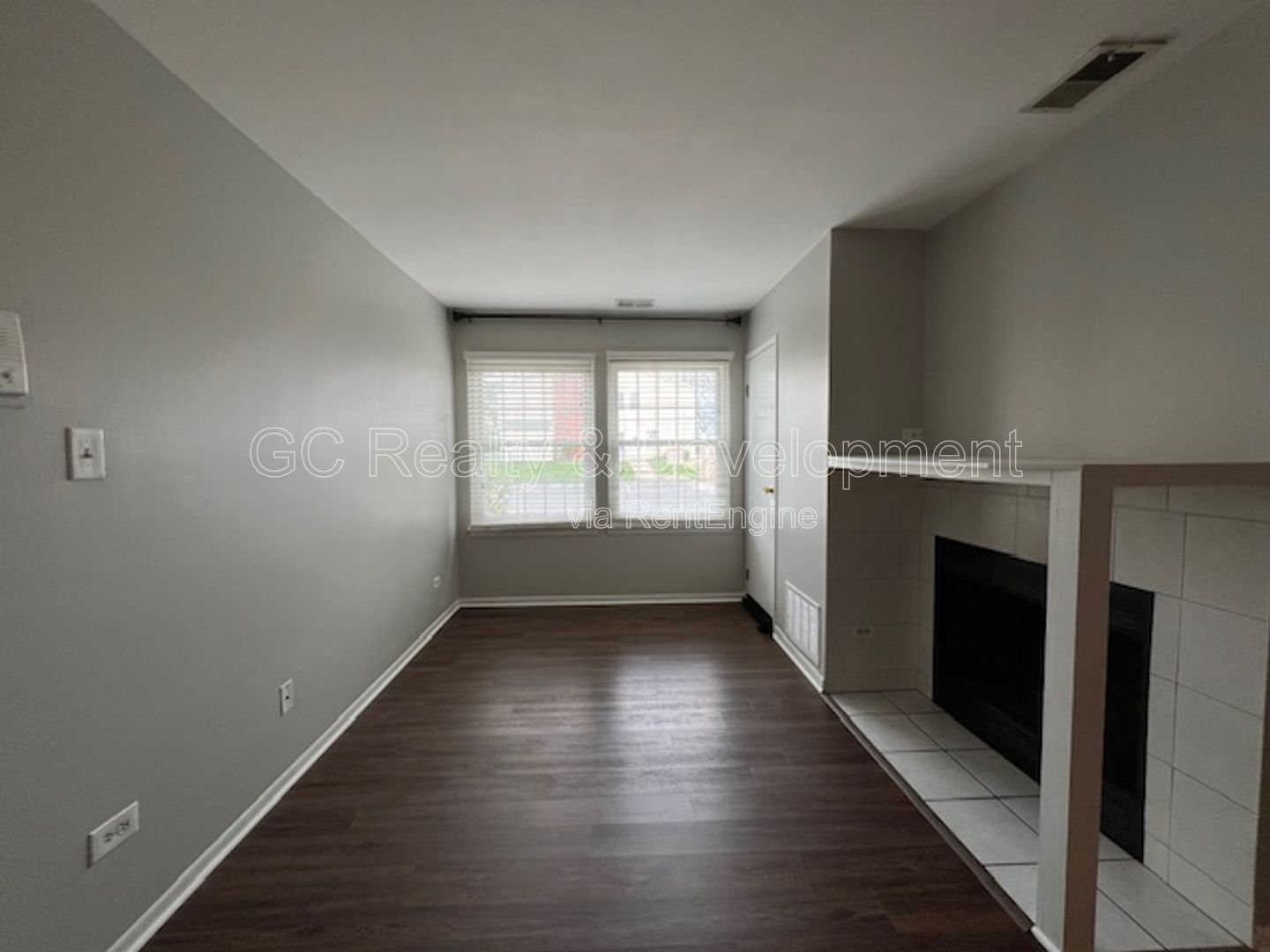 *** 1 BDRM / SS APPL INCL / LAUNDRY IN UNIT / 1 PARKING SPOT / TENANT PAYS GAS & ELECTRIC *** property image