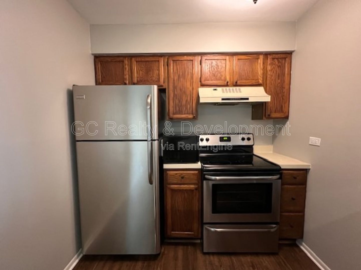 *** 1 BDRM / SS APPL INCL / LAUNDRY IN UNIT / 1 PARKING SPOT / TENANT PAYS GAS & ELECTRIC *** property image