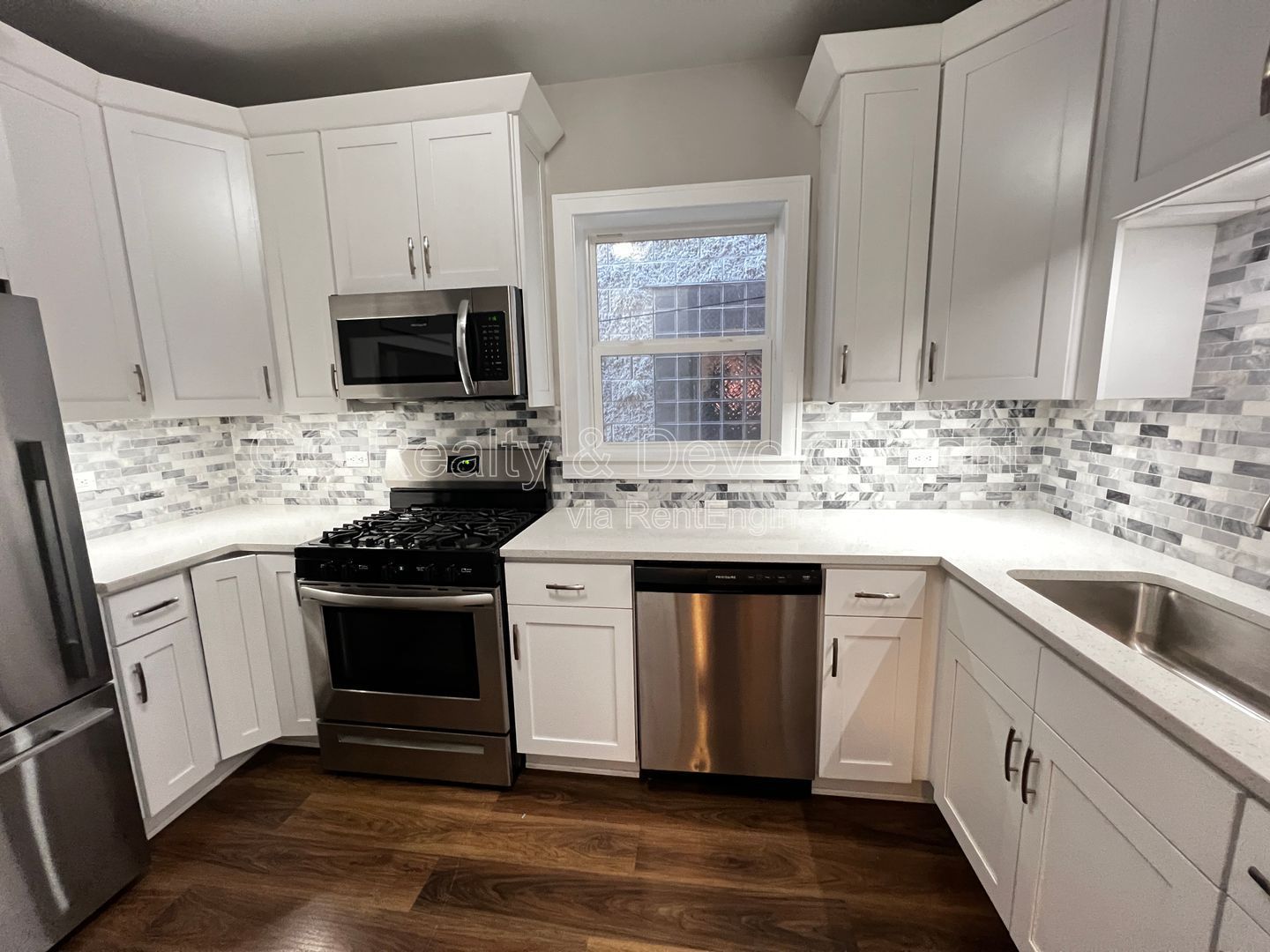 *** COMING SOON 07/15/26! / 3 BDRMS - 2 BTH / CENTRAL AIR / SS APPL / FREE LAUNDRY IN BUILDING *** property image