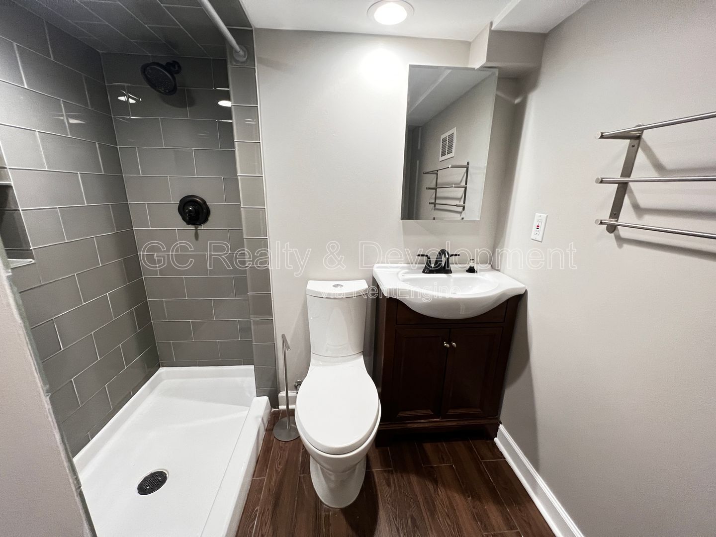 *** COMING SOON 07/15/26! / 3 BDRMS - 2 BTH / CENTRAL AIR / SS APPL / FREE LAUNDRY IN BUILDING *** property image