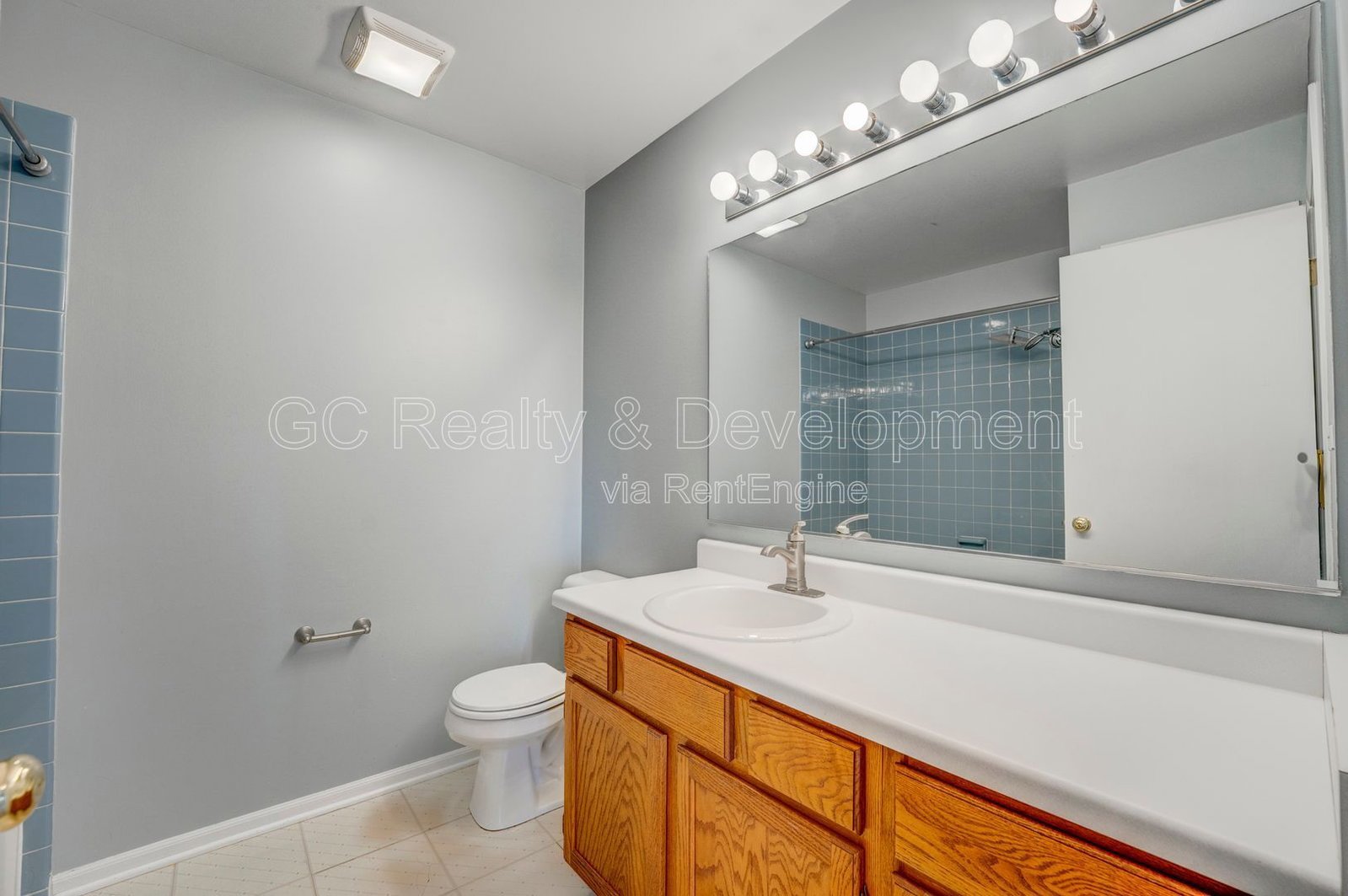 *** CUL-DE-SAC TOWNHOME / ATTACHED GARAGE / TRANSIT NEARBY / W& IN UNIT *** property image