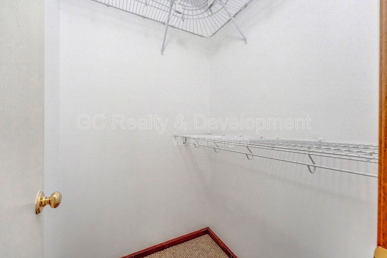 *** CUL-DE-SAC TOWNHOME / ATTACHED GARAGE / TRANSIT NEARBY / W& IN UNIT *** property image