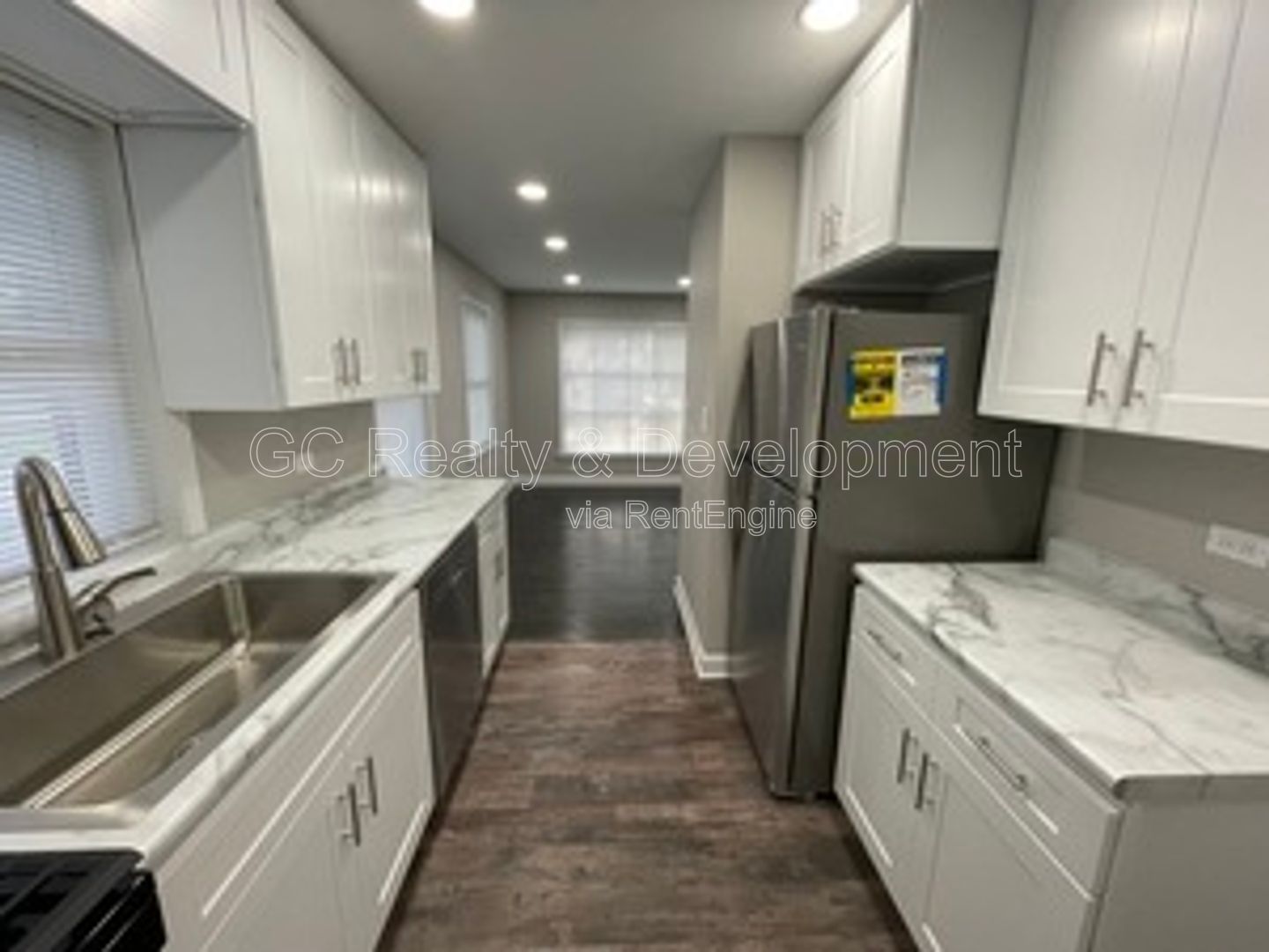*** DOWNERS GROVE / COMPLETELY UPDATED RANCH / FULL BSMT / 2 CAR GARAGE *** property image