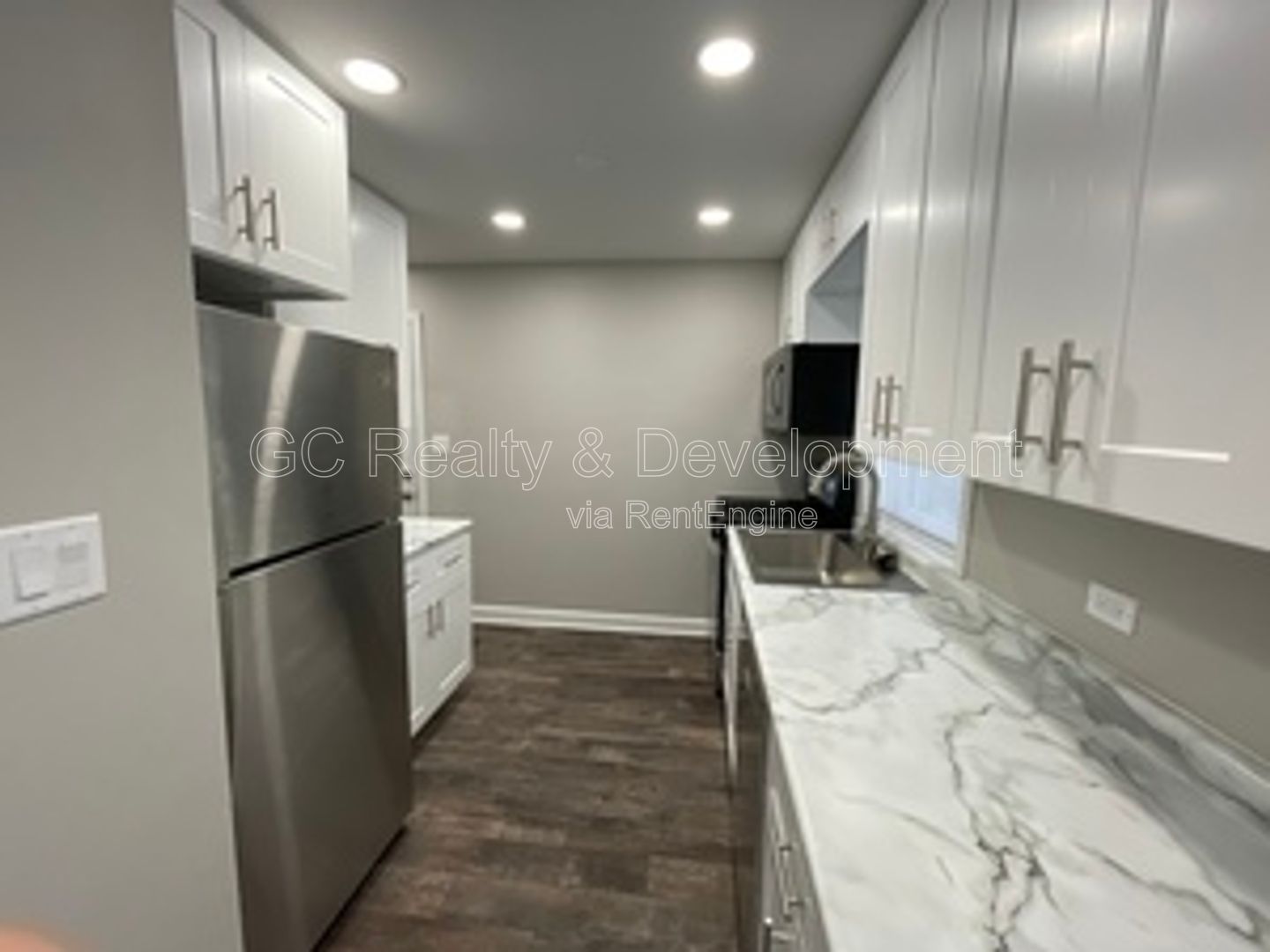 *** DOWNERS GROVE / COMPLETELY UPDATED RANCH / FULL BSMT / 2 CAR GARAGE *** property image