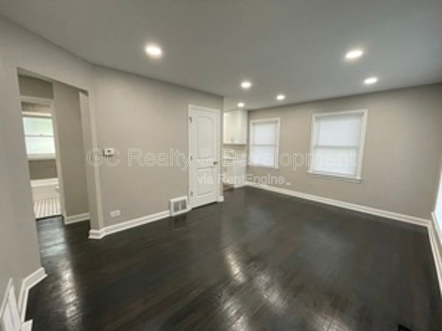 *** DOWNERS GROVE / COMPLETELY UPDATED RANCH / FULL BSMT / 2 CAR GARAGE *** property image