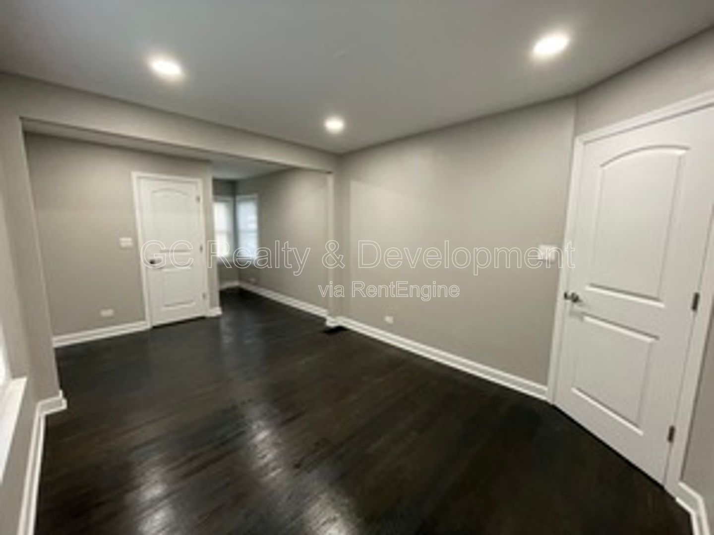 *** DOWNERS GROVE / COMPLETELY UPDATED RANCH / FULL BSMT / 2 CAR GARAGE *** property image