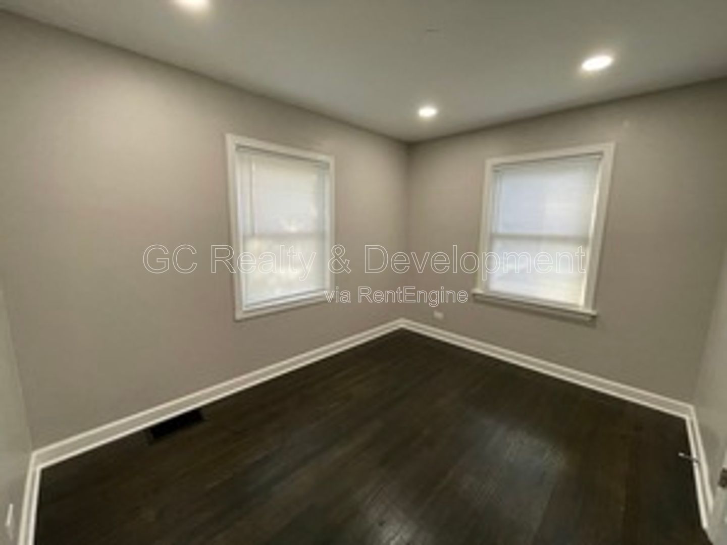 *** DOWNERS GROVE / COMPLETELY UPDATED RANCH / FULL BSMT / 2 CAR GARAGE *** property image