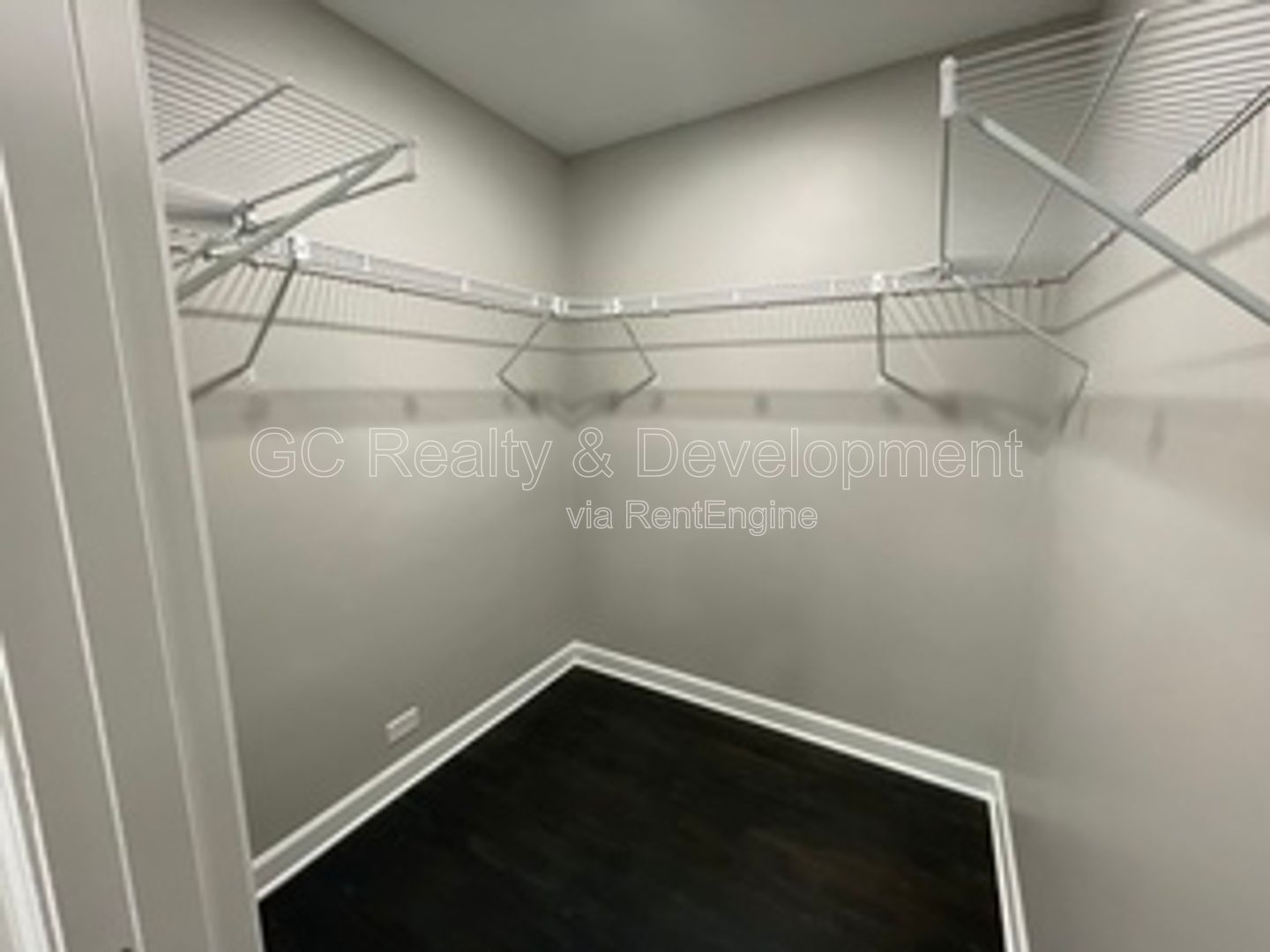 *** DOWNERS GROVE / COMPLETELY UPDATED RANCH / FULL BSMT / 2 CAR GARAGE *** property image