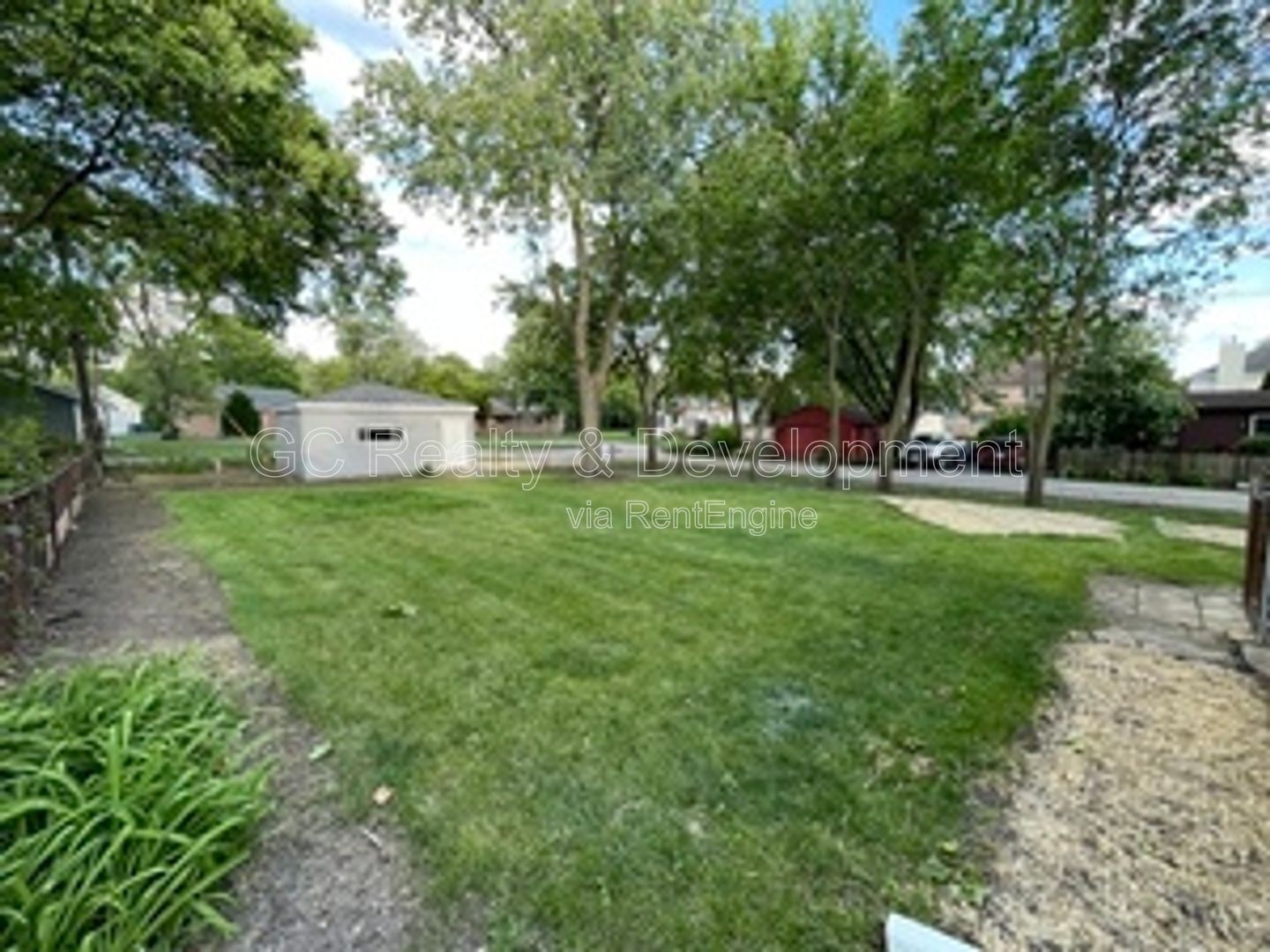 *** DOWNERS GROVE / COMPLETELY UPDATED RANCH / FULL BSMT / 2 CAR GARAGE *** property image