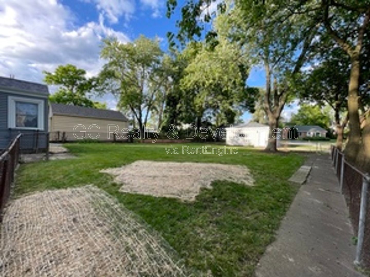 *** DOWNERS GROVE / COMPLETELY UPDATED RANCH / FULL BSMT / 2 CAR GARAGE *** property image