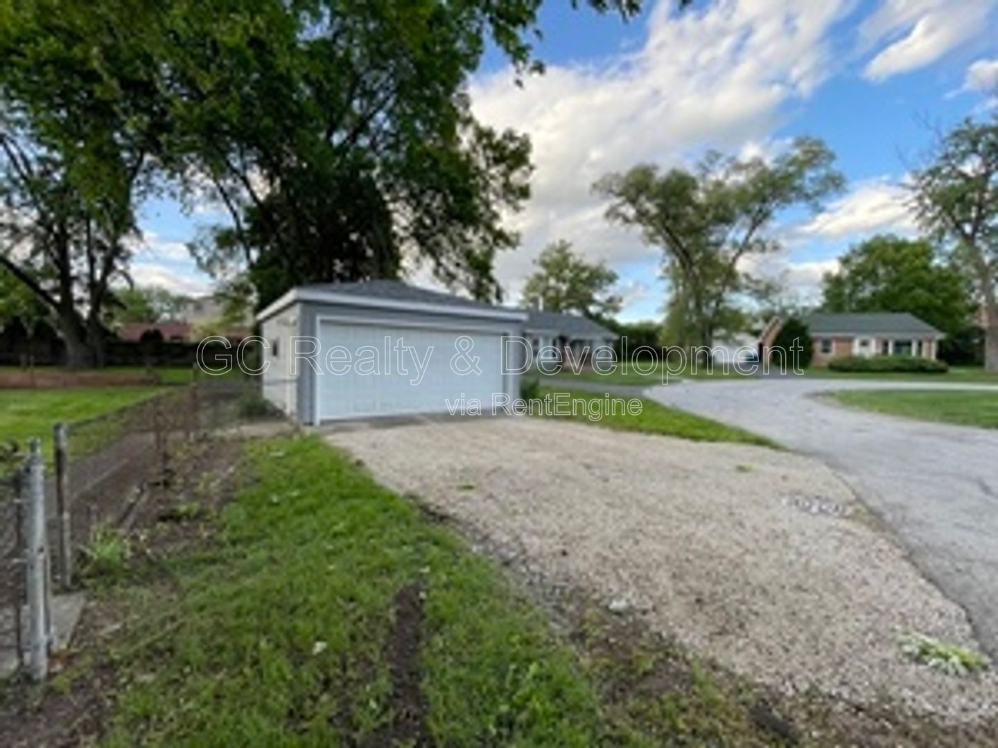 *** DOWNERS GROVE / COMPLETELY UPDATED RANCH / FULL BSMT / 2 CAR GARAGE *** property image