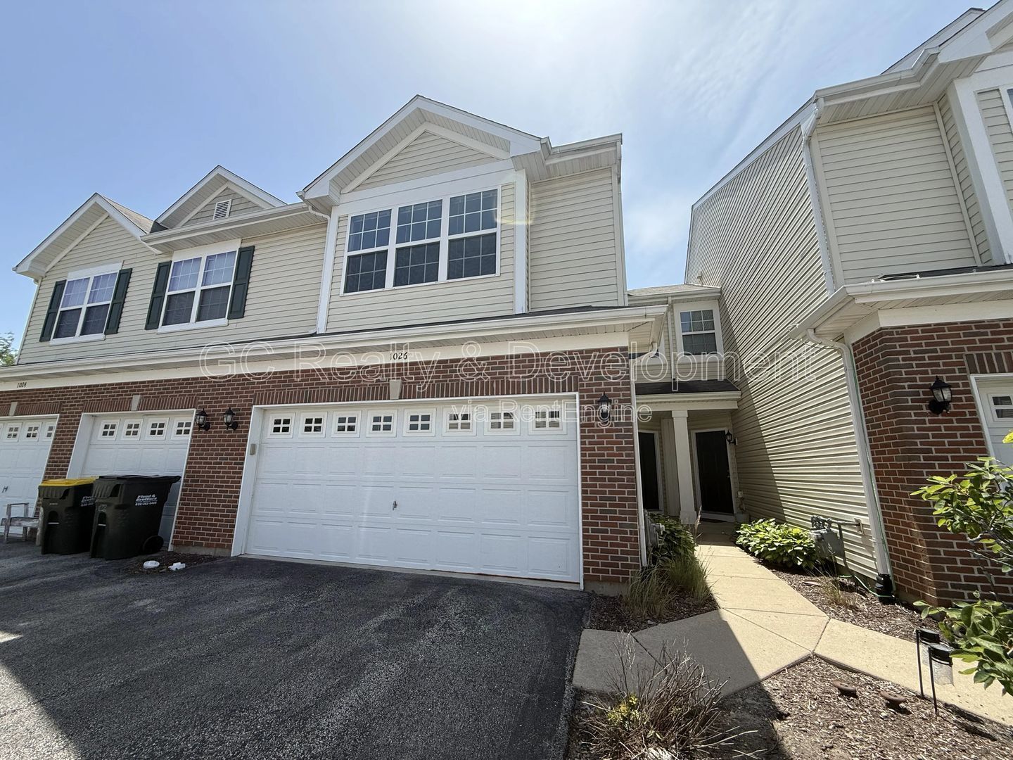 *** 3BR - 2.5BA / APPLIANCES INCLUDED / GARAGE / IN-UNIT LAUNDRY / PET FRIENDLY *** property image