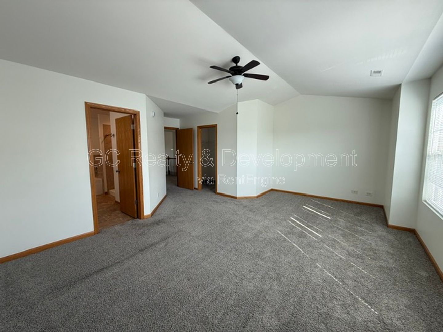 *** 3BR - 2.5BA / APPLIANCES INCLUDED / GARAGE / IN-UNIT LAUNDRY / PET FRIENDLY *** property image