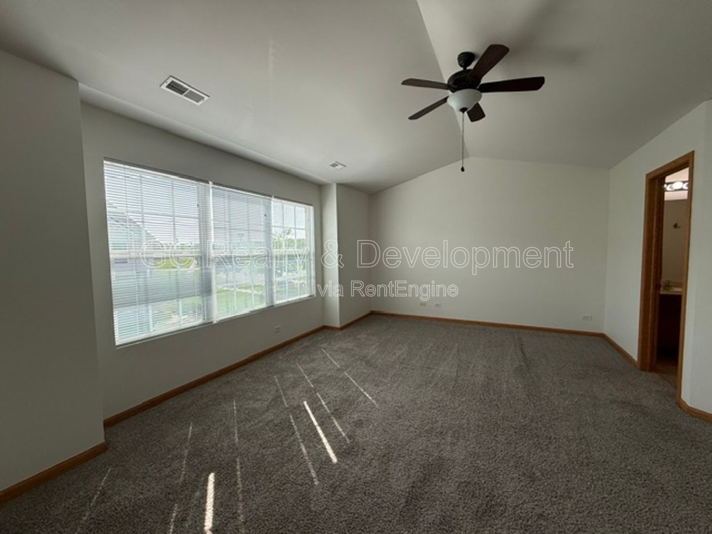 *** 3BR - 2.5BA / APPLIANCES INCLUDED / GARAGE / IN-UNIT LAUNDRY / PET FRIENDLY *** property image
