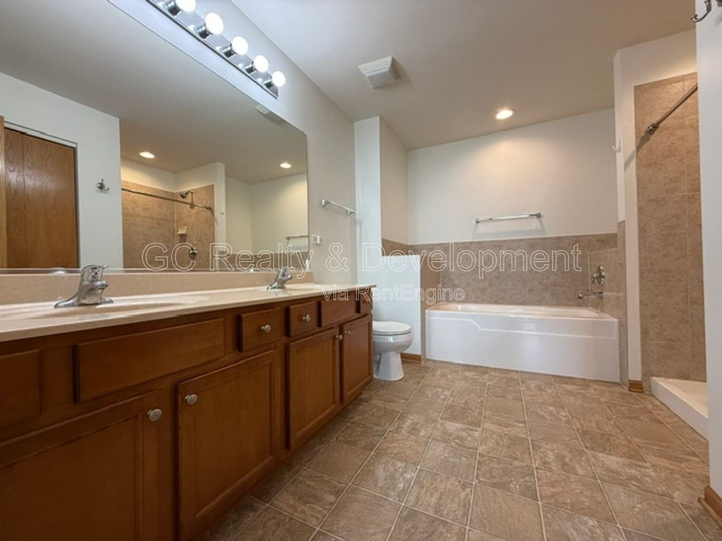 *** 3BR - 2.5BA / APPLIANCES INCLUDED / GARAGE / IN-UNIT LAUNDRY / PET FRIENDLY *** property image