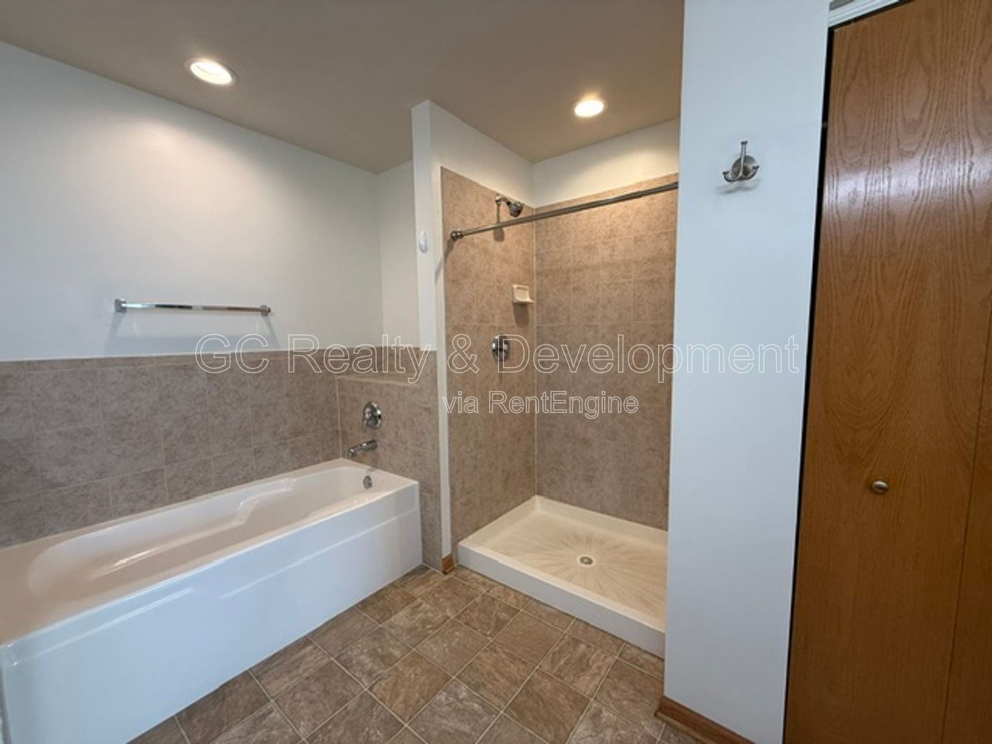 *** 3BR - 2.5BA / APPLIANCES INCLUDED / GARAGE / IN-UNIT LAUNDRY / PET FRIENDLY *** property image
