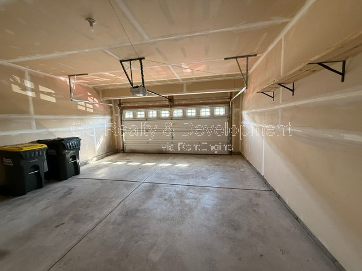 *** 3BR - 2.5BA / APPLIANCES INCLUDED / GARAGE / IN-UNIT LAUNDRY / PET FRIENDLY *** property image