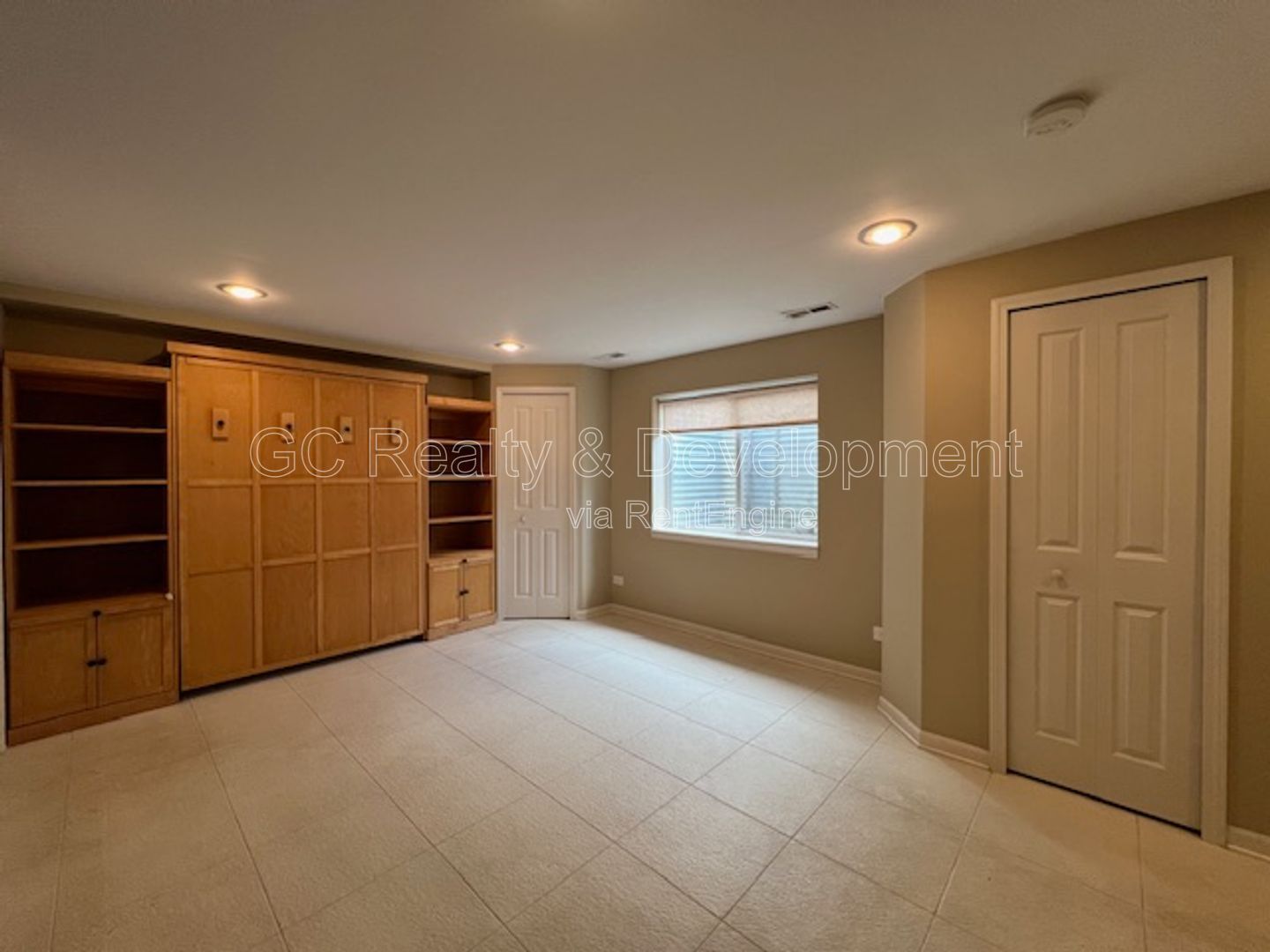 ***COMING SOON 8-1-26! / 3BDRM - 2.5BTH / END UNIT / SS APPLIANCES / 2ND FLOOR LAUNDRY / LOWER-LEVEL BONUS ROOM*** property image