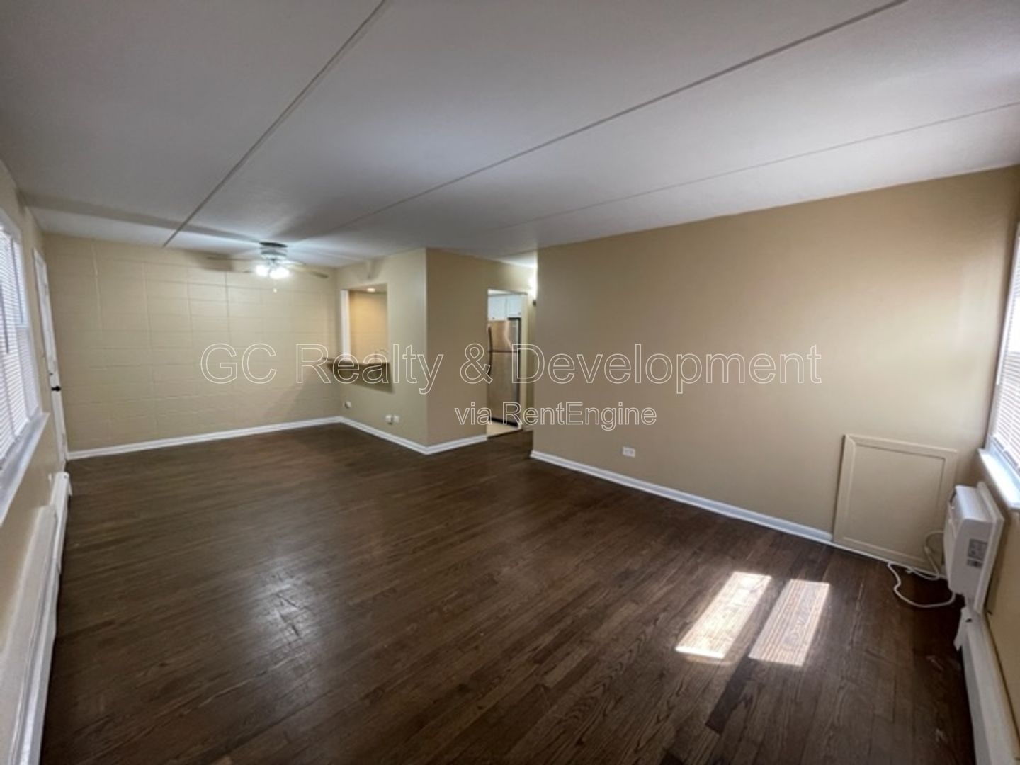*** CRYSTAL LAKE LOCATION / 2BR-1BA / APPLIANCES INCL / TENANT ONLY PAYS ELECTRIC *** property image