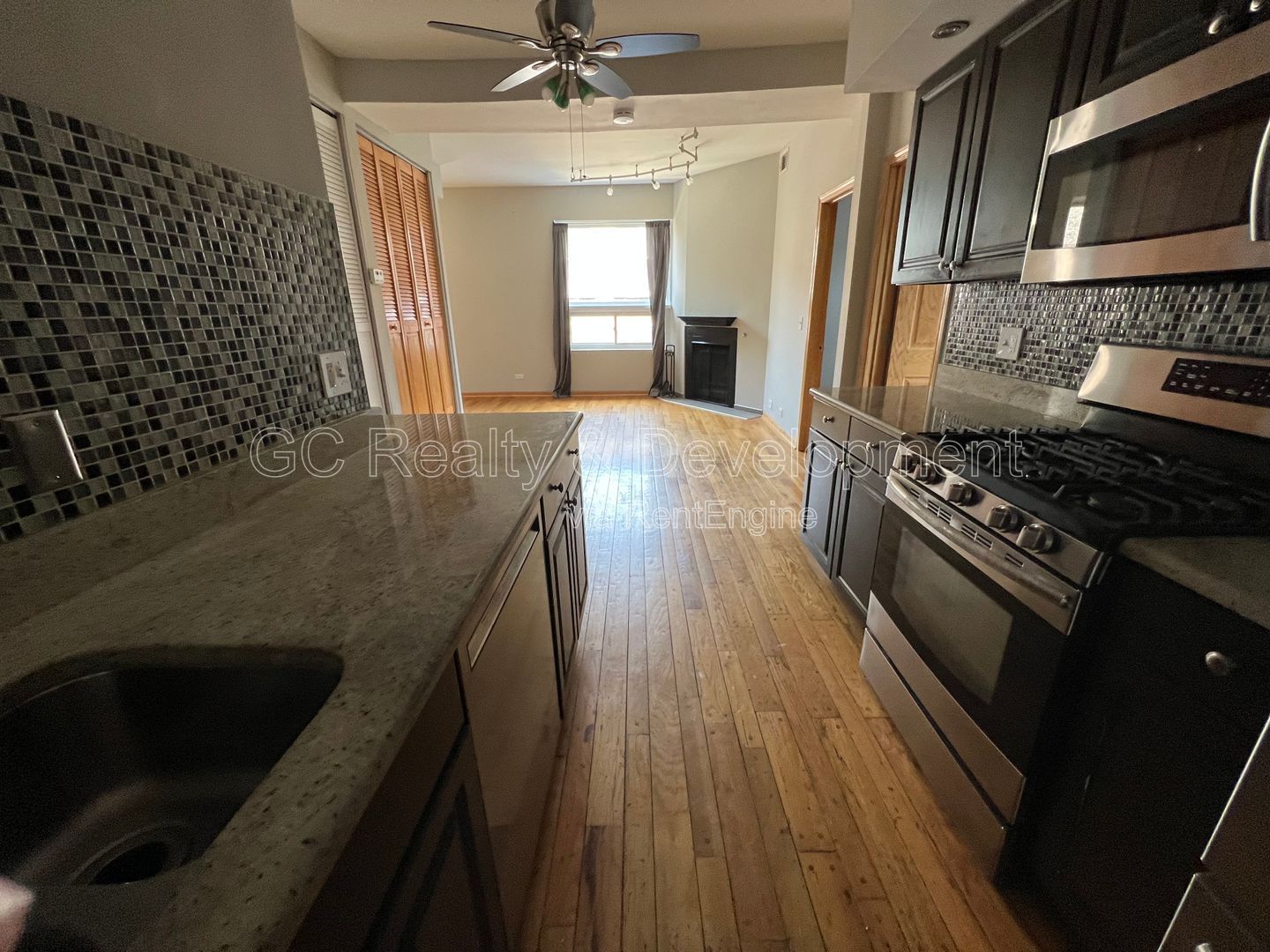 *** AVAILABLE 8/15/26! / LINCOLN PARK LOCATION / 2 BDRM / SS APPL / WASHER & DRYER IN UNIT / PARKING SPACE INCL*** property image