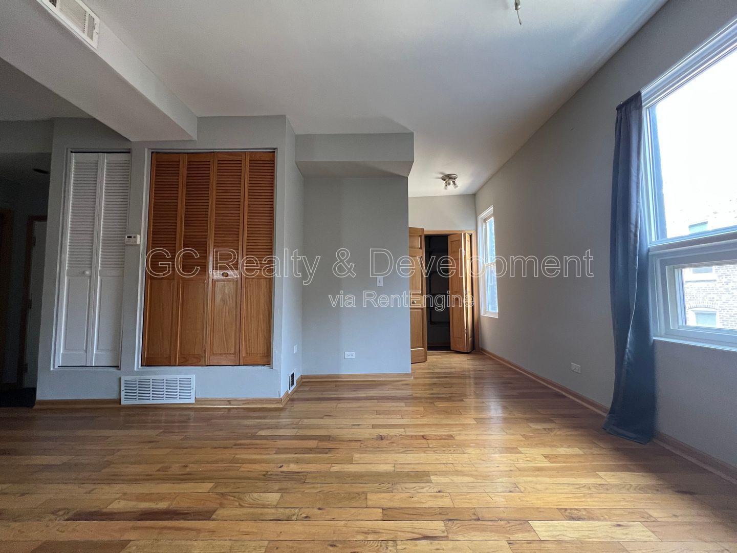*** AVAILABLE 8/15/26! / LINCOLN PARK LOCATION / 2 BDRM / SS APPL / WASHER & DRYER IN UNIT / PARKING SPACE INCL*** property image