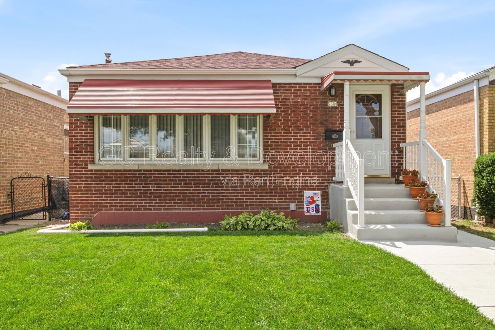 *** 3 BDRM - 2 BTH / CENTRAL AC / DETACHED GARAGE / IN UNIT LAUNDRY / PET FRIENDLY *** property image