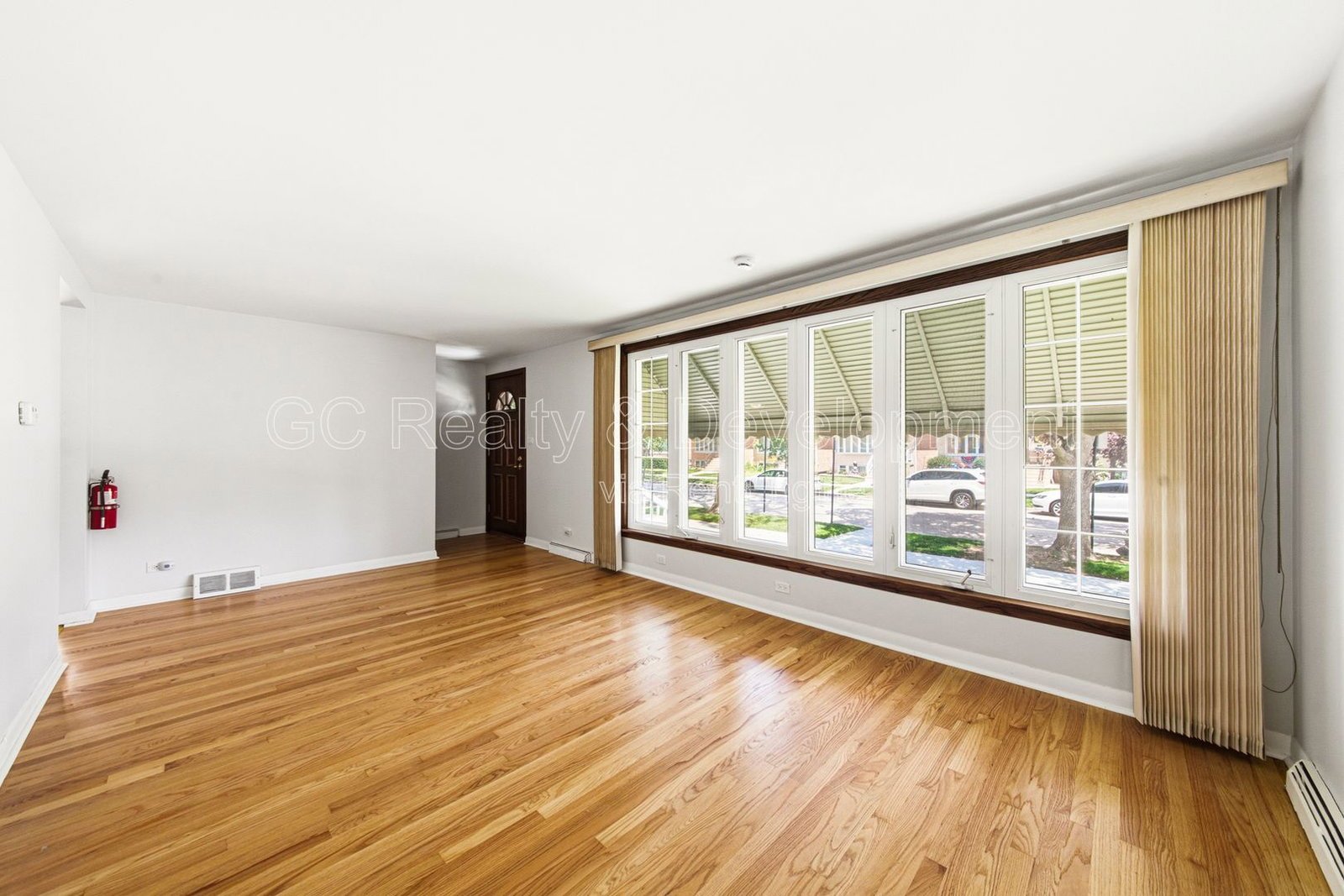 *** 3 BDRM - 2 BTH / CENTRAL AC / DETACHED GARAGE / IN UNIT LAUNDRY / PET FRIENDLY *** property image