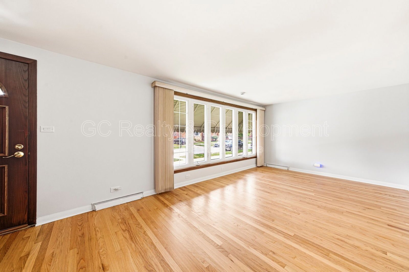 *** 3 BDRM - 2 BTH / CENTRAL AC / DETACHED GARAGE / IN UNIT LAUNDRY / PET FRIENDLY *** property image