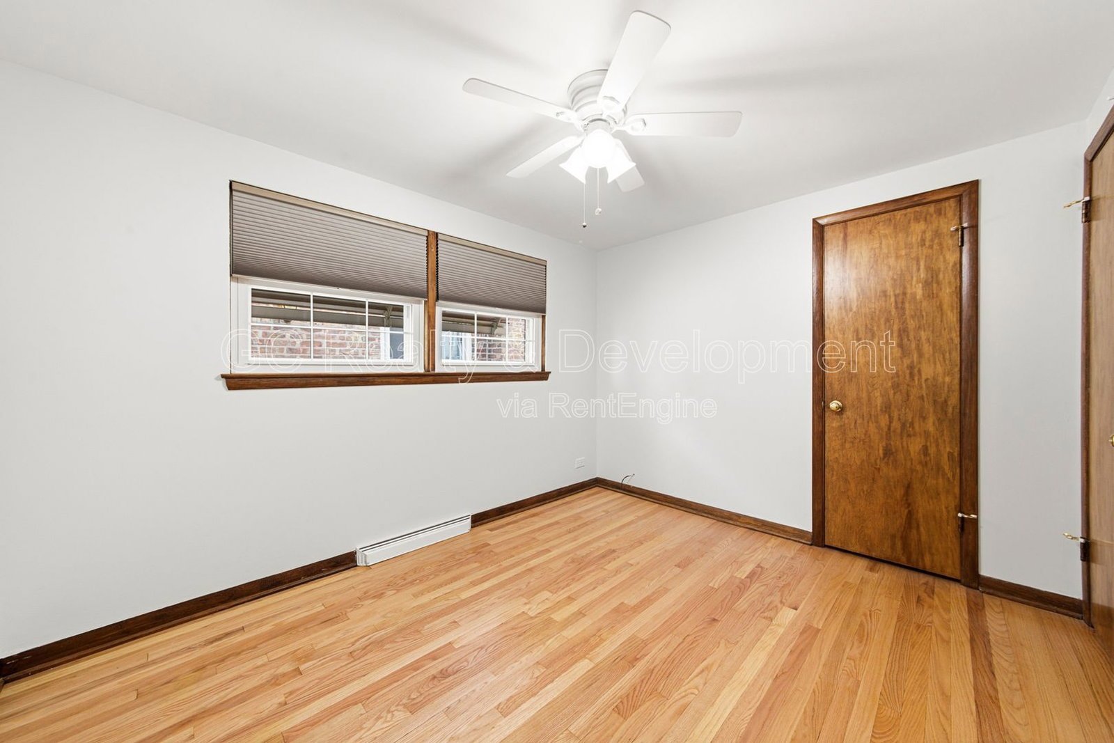 *** 3 BDRM - 2 BTH / CENTRAL AC / DETACHED GARAGE / IN UNIT LAUNDRY / PET FRIENDLY *** property image