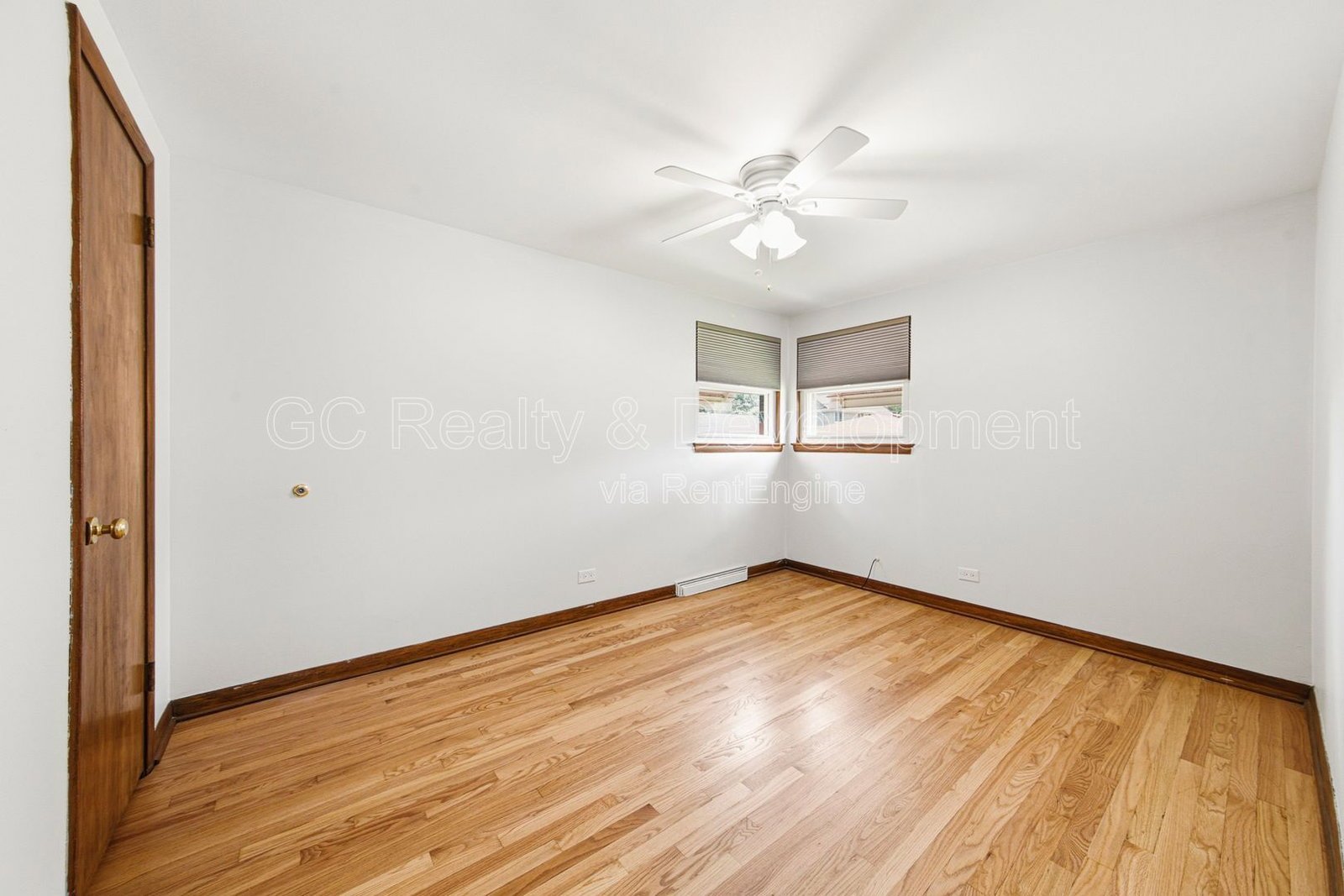 *** 3 BDRM - 2 BTH / CENTRAL AC / DETACHED GARAGE / IN UNIT LAUNDRY / PET FRIENDLY *** property image
