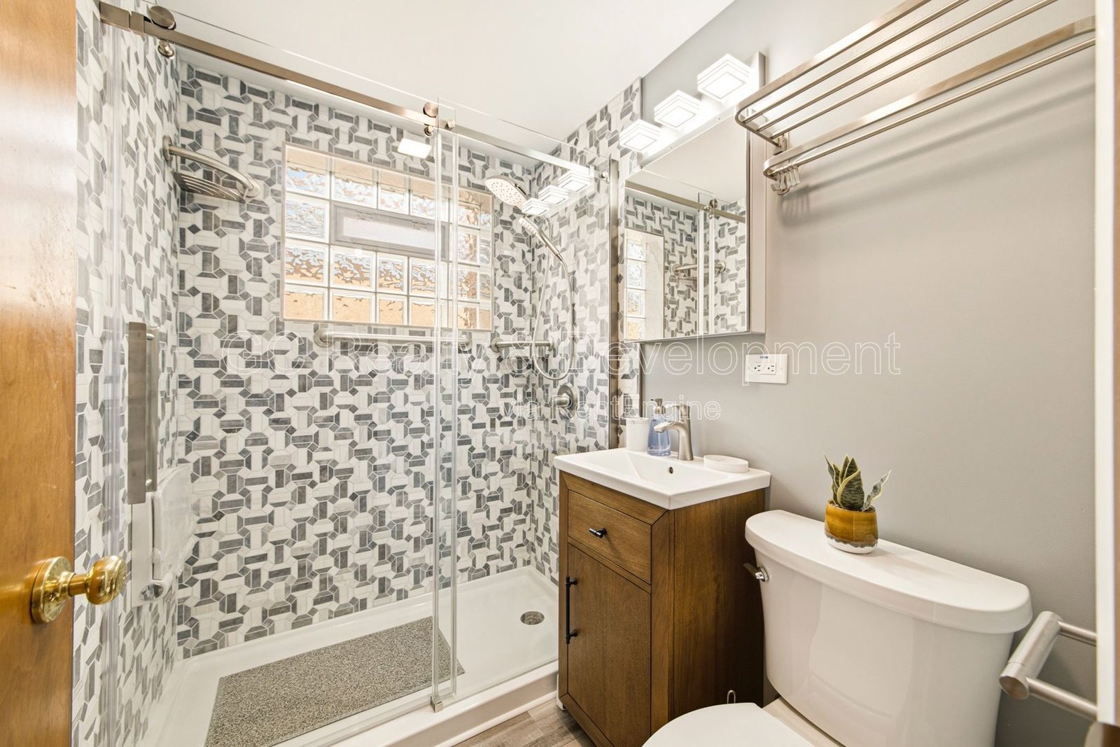 *** 3 BDRM - 2 BTH / CENTRAL AC / DETACHED GARAGE / IN UNIT LAUNDRY / PET FRIENDLY *** property image